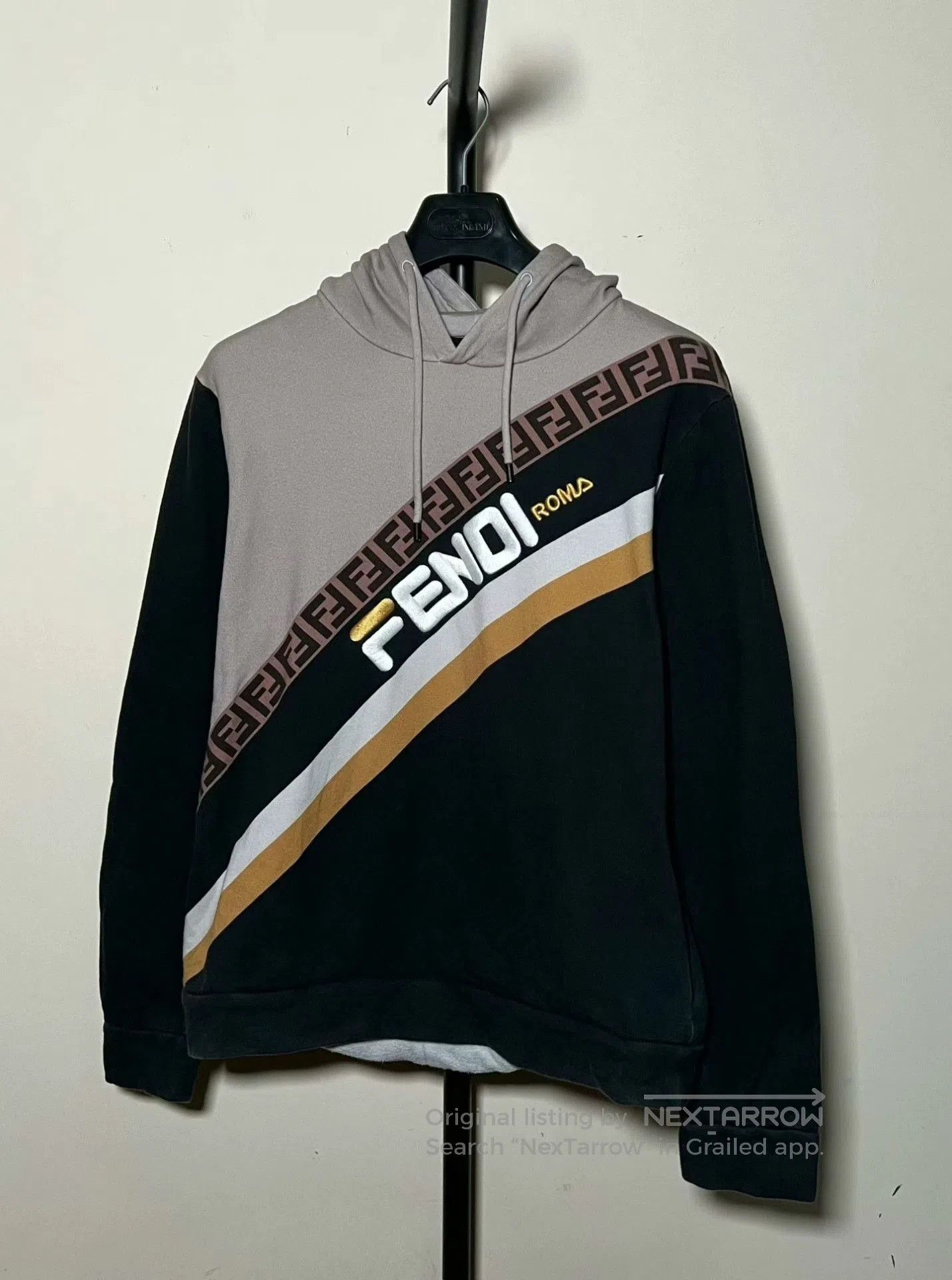 Fendi Fendi Black Logo Hooded Sweatshirt Medium Size. Size US M / EU 48-50 / 2 - 1 Thumbnail