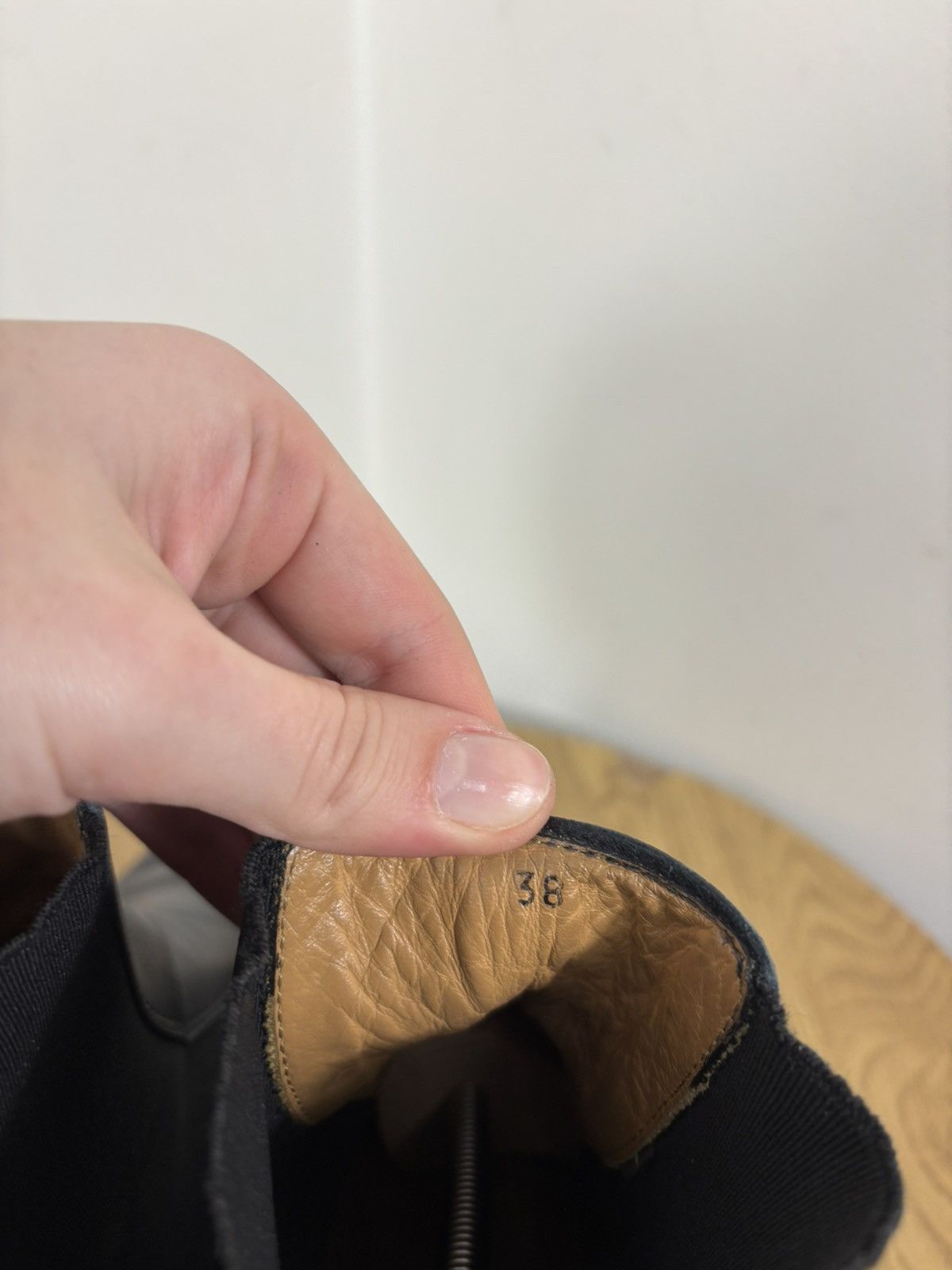 Tod's Tod’s Women’s Black Low Heel Ankle Leather Chelsea Boots Size US 7.5 / IT 37.5 - 20 Thumbnail