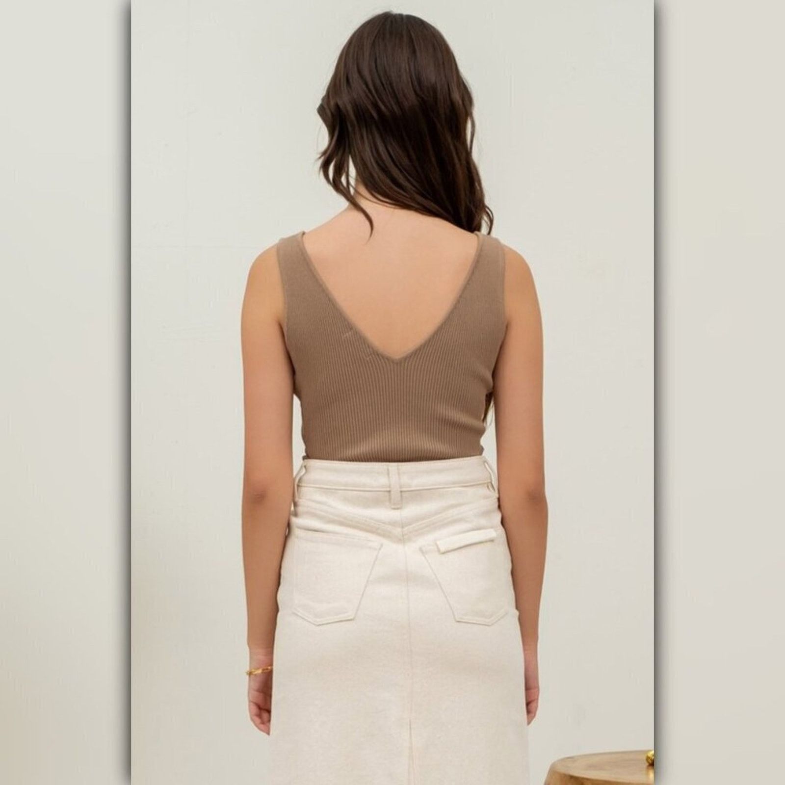 Other • A005 • (S) NTW Tan V Neck Sleeveless Ribbed Tank Top Size S / US 4 / IT 40 - 2 Thumbnail