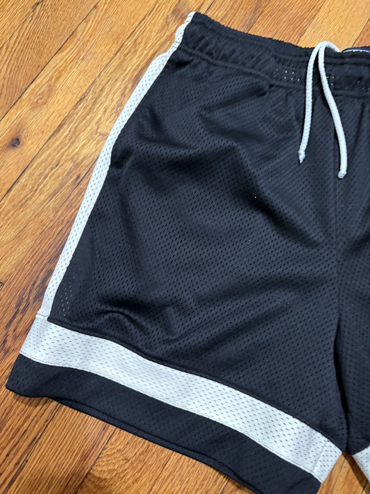 Eric Emanuel Eric Emanuel Black Shorts Size XL Size US 36 / EU 52 - 2 Thumbnail