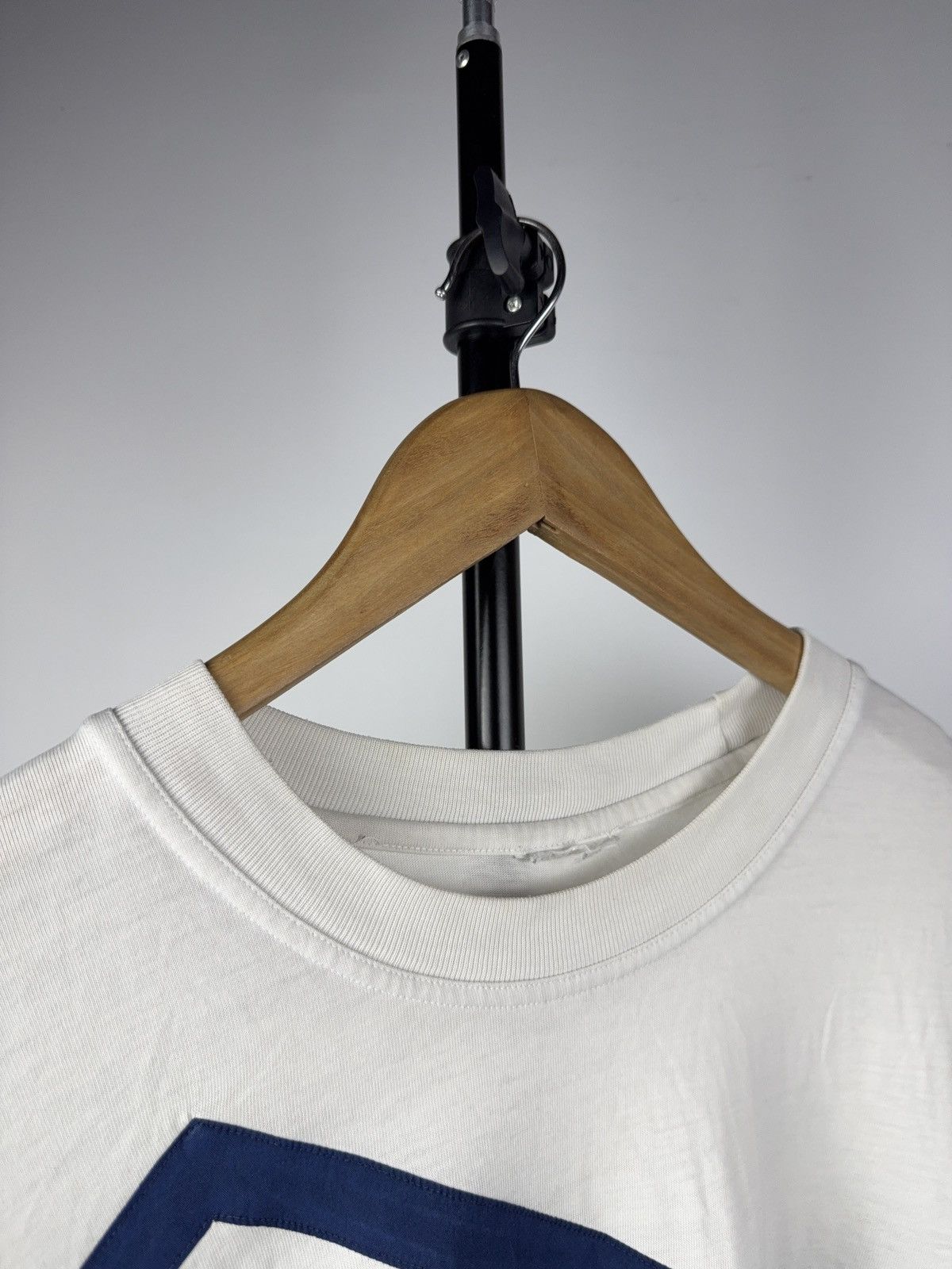 Adidas Retro Adidas Vintage 90s White T-Shirt Chevron Stripe Logo Size US L / EU 52-54 / 3 - 8 Thumbnail