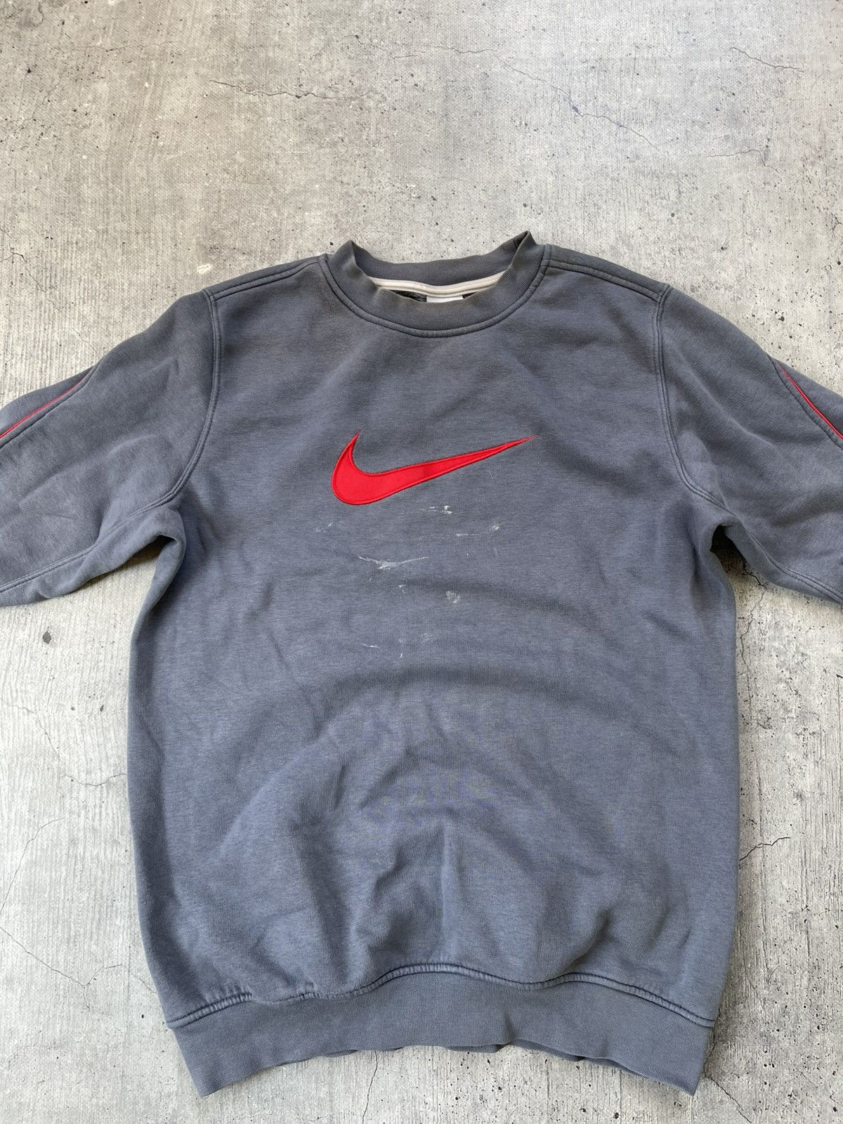 Nike Vintage 90s Nike Distressed Sweatshirt Y2K Size US S / EU 44-46 / 1 - 2 Thumbnail