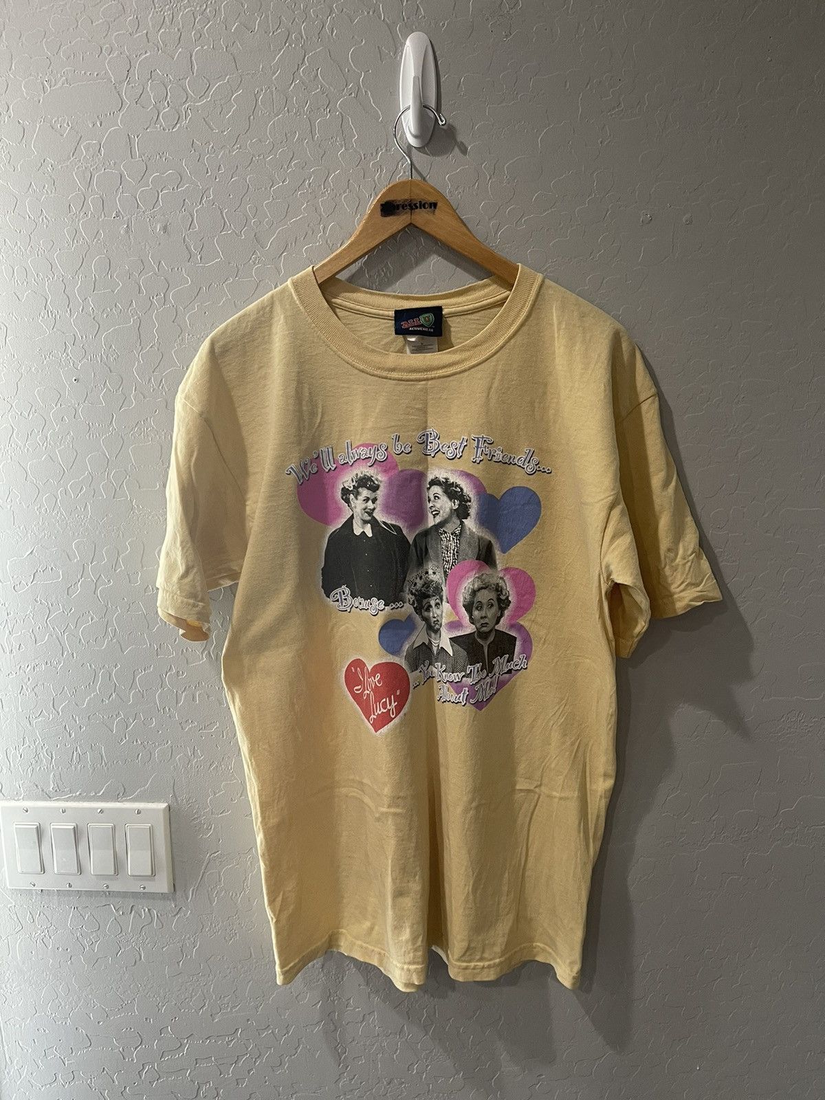 Vintage Vintage Y2K I Love Lucy “Best Friends” TV Show Shirt Large Size US L / EU 52-54 / 3 - 1 Thumbnail