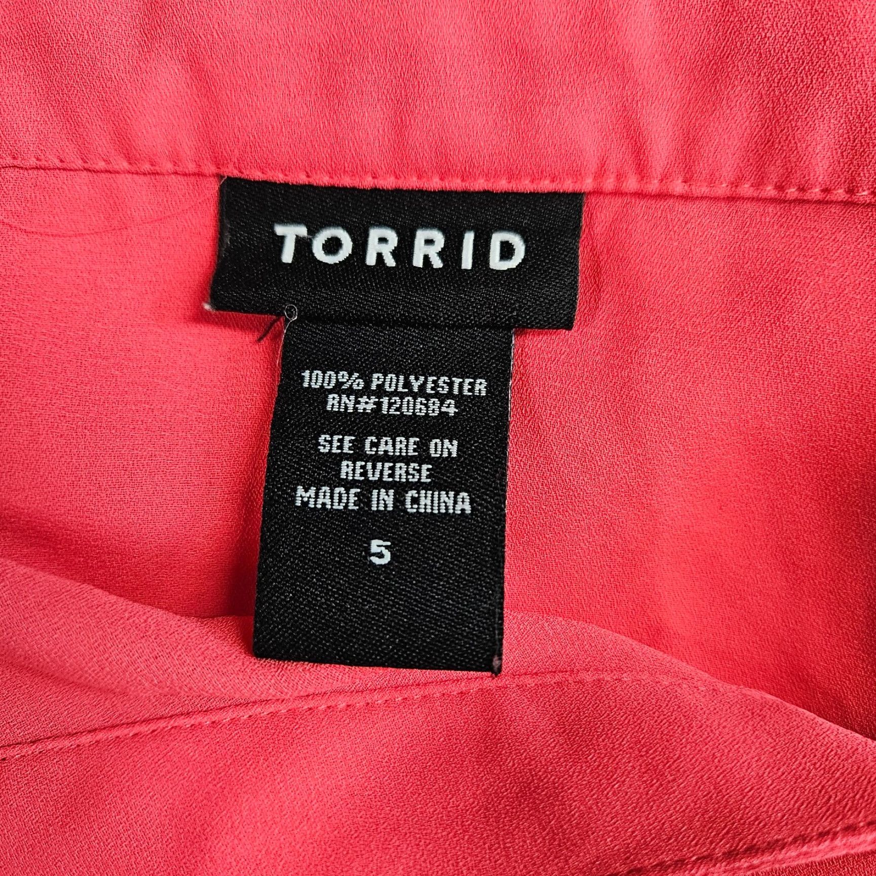Torrid **Torrid Women's Size 5X Solid Pink Sleeveless V-Neck Blouse** User: Torrid Women's Size 5X Solid Pink Sleeveless V-Neck Blouse Size XXL / US 16-18 / IT 52-54 - 5 Thumbnail