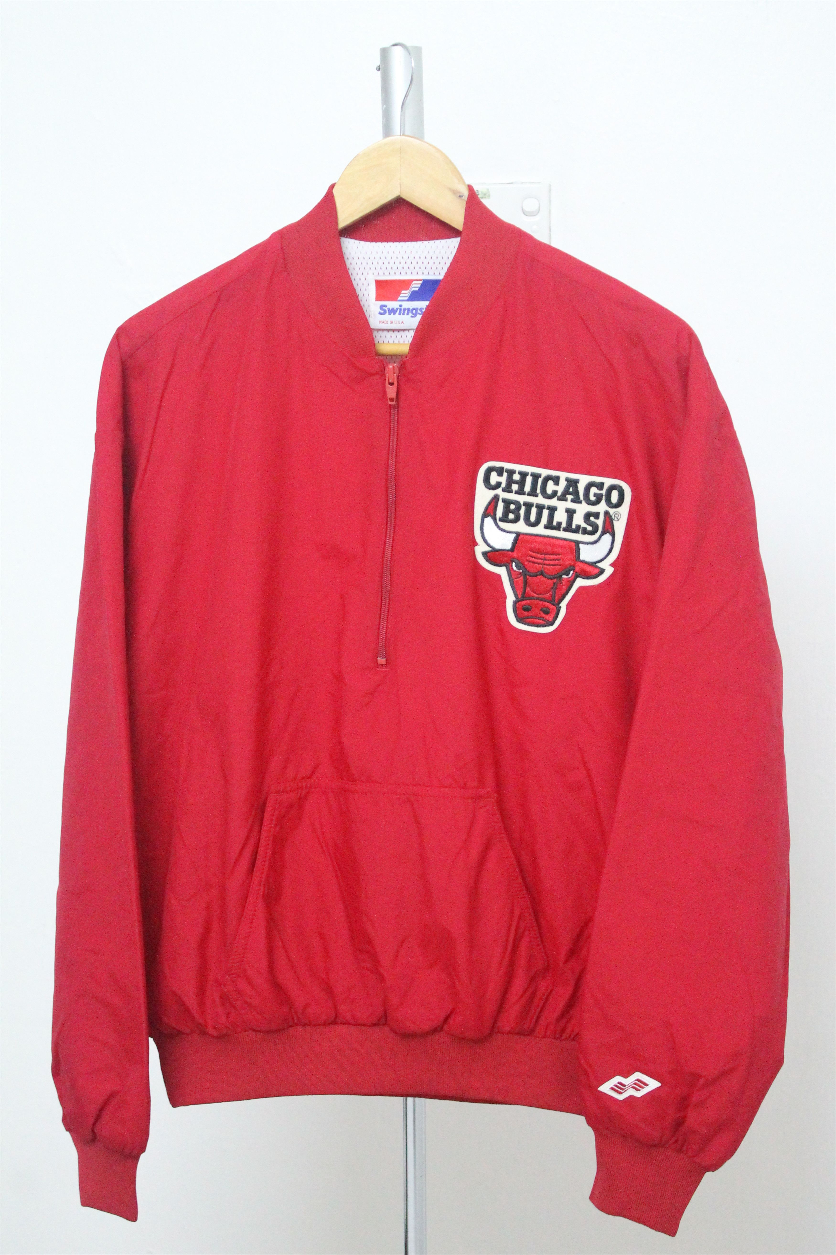 NBA Vintage SWINGSTER x CHICHAGO BULSS Jacket Made in USA. Size US M / EU 48-50 / 2 - 2 Thumbnail