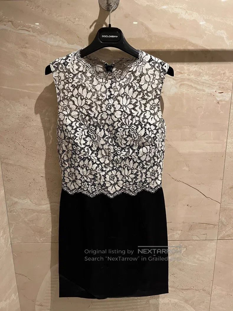 Valentino Valentino Lace dress Size S / US 4 / IT 40 - 1 Thumbnail