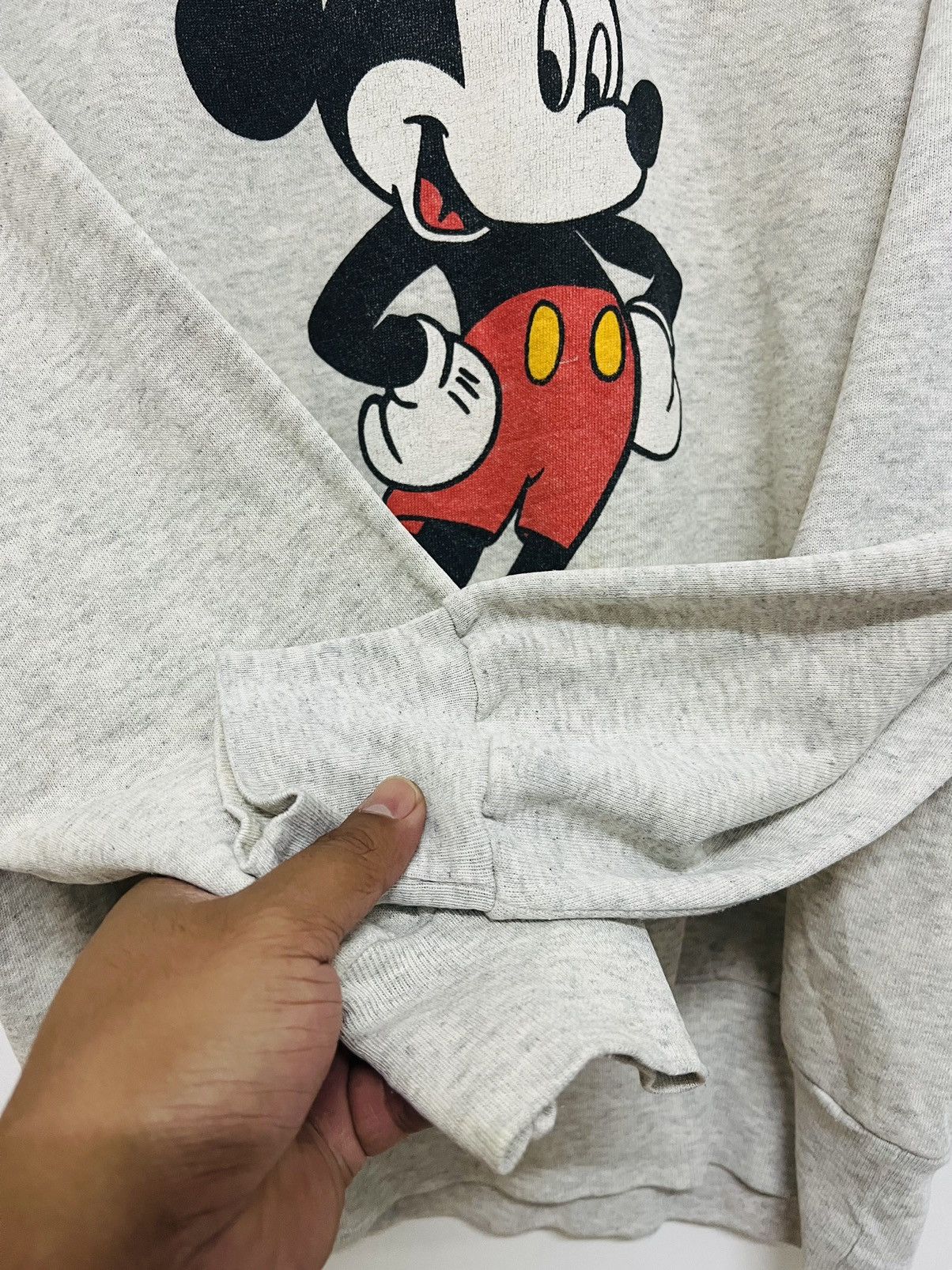 Disney × Mickey Mouse × Vintage Vintage 90s Mickey Mouse Sweater Thrashed Size US M / EU 48-50 / 2 - 6 Thumbnail