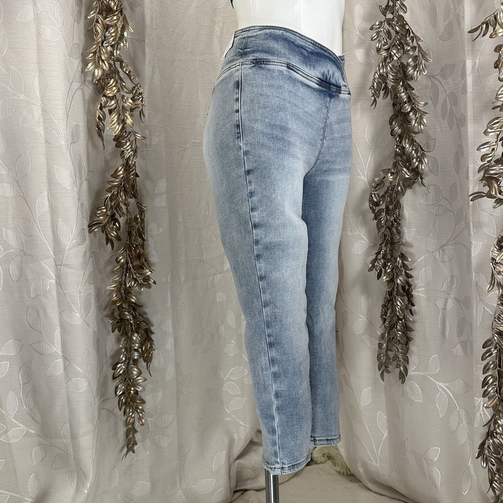Other Risen Jeans Women’s 5/27 Crossover Waist Crop Denim Capri Size 27" / US 4 / IT 40 - 2 Thumbnail