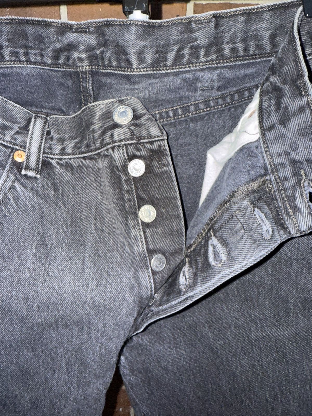 Levi's Levis 501 Button Fly Black Denim Jeans Mens Straight Leg Size US 37 - 3 Thumbnail