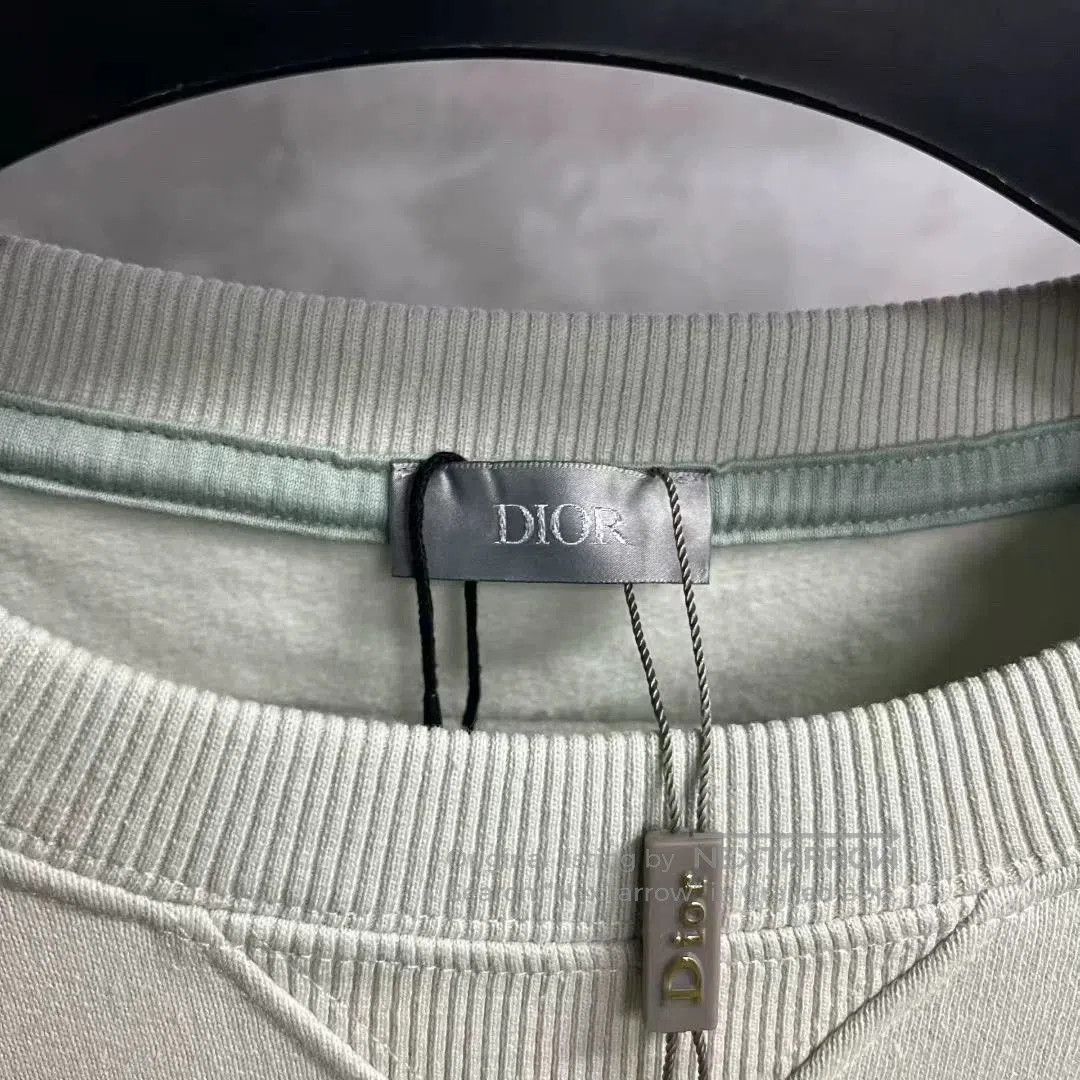 dior beige letter print sweatshirt size XL.