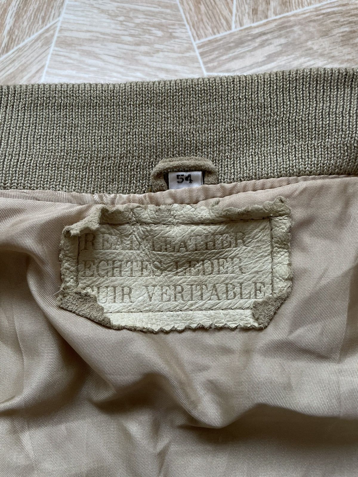 Designer × Leather × Vintage Real Leather Echtes Leder Cuir Veritable Suede Bomber Jacket Size US L / EU 52-54 / 3 - 15 Thumbnail