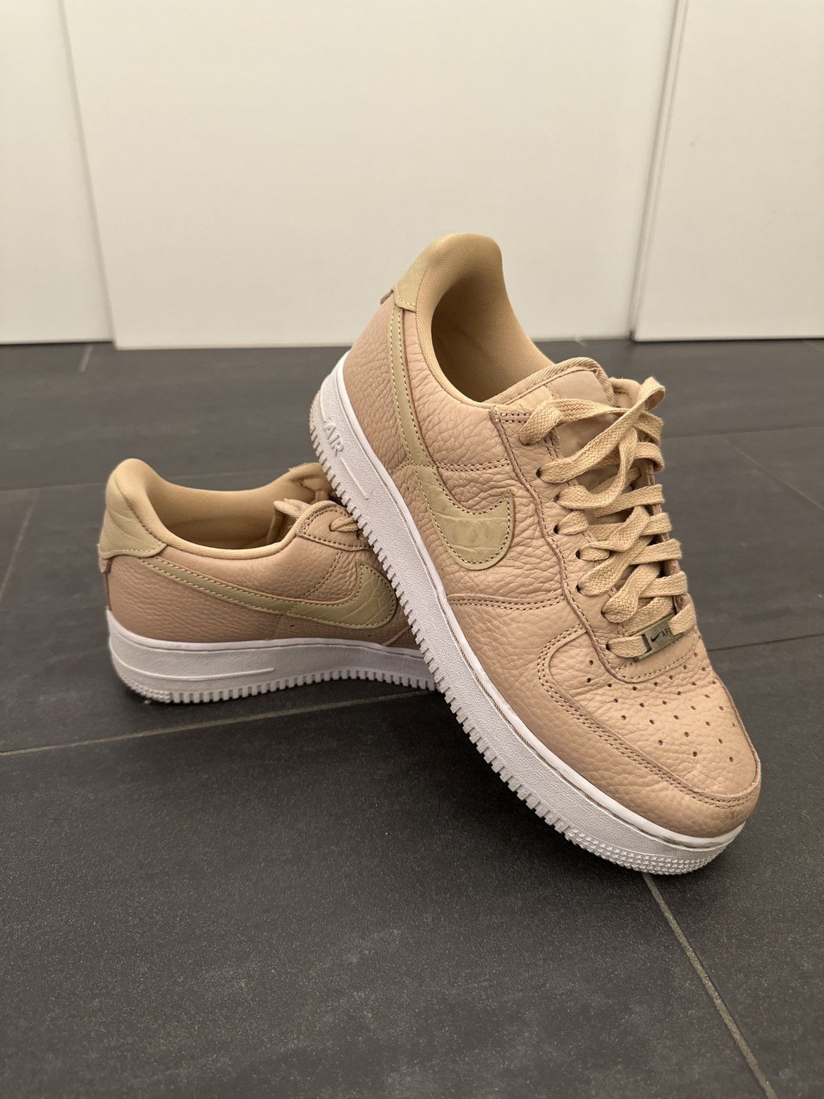 Nike NIKE AF 1 Size US 8.5 / EU 41-42 - 1 Thumbnail