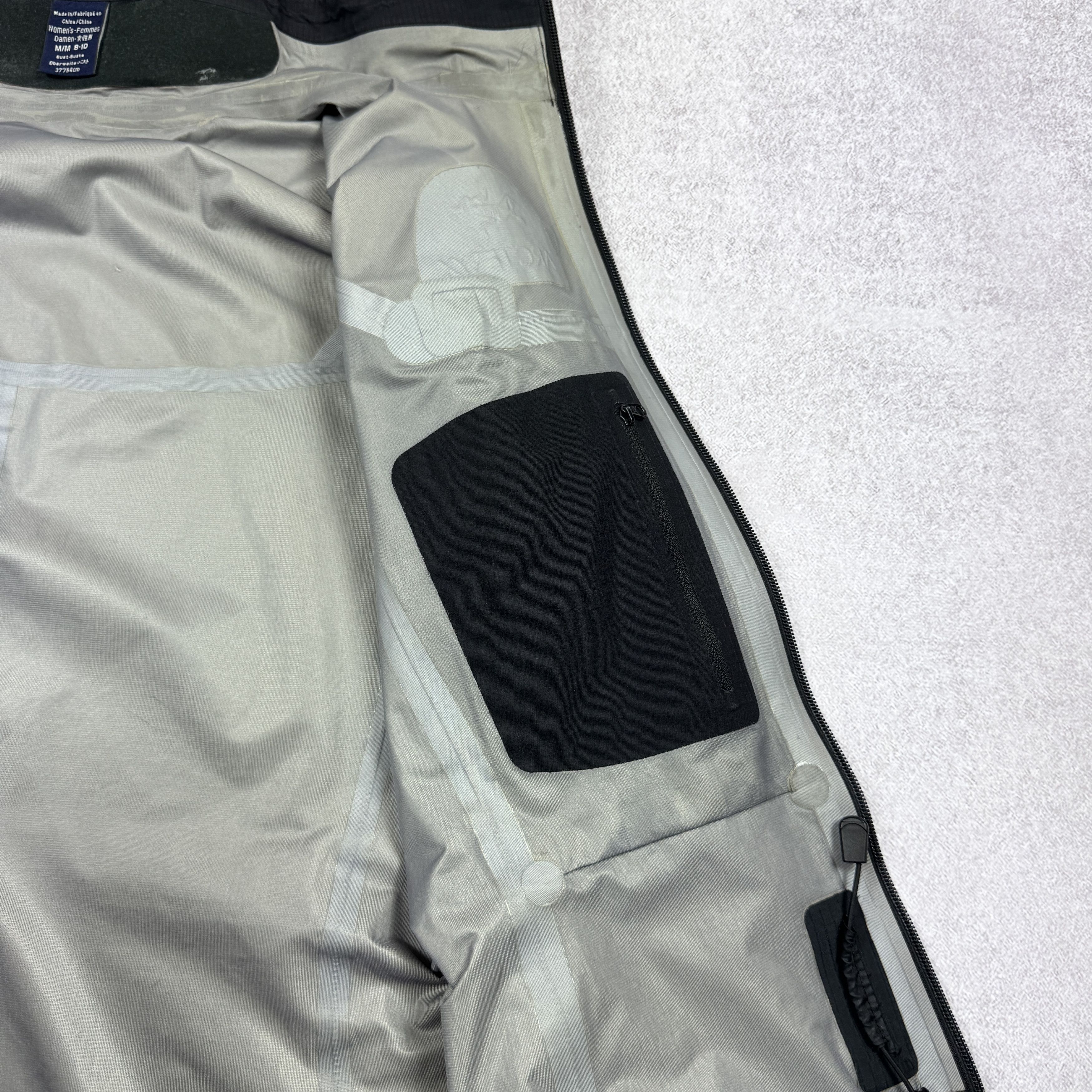 Arc'teryx Vintage Arcteryx Goretex XCR Membrana Jacket Outdoor Size M Size M / US 6-8 / IT 42-44 - 11 Thumbnail
