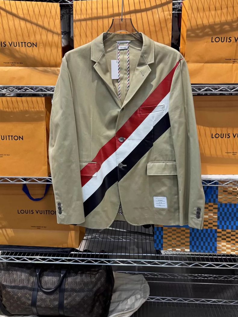 Thom Browne Thom Browne Size 4 Classic three-striped suit 2506-Nextar Size 40R - 1 Thumbnail