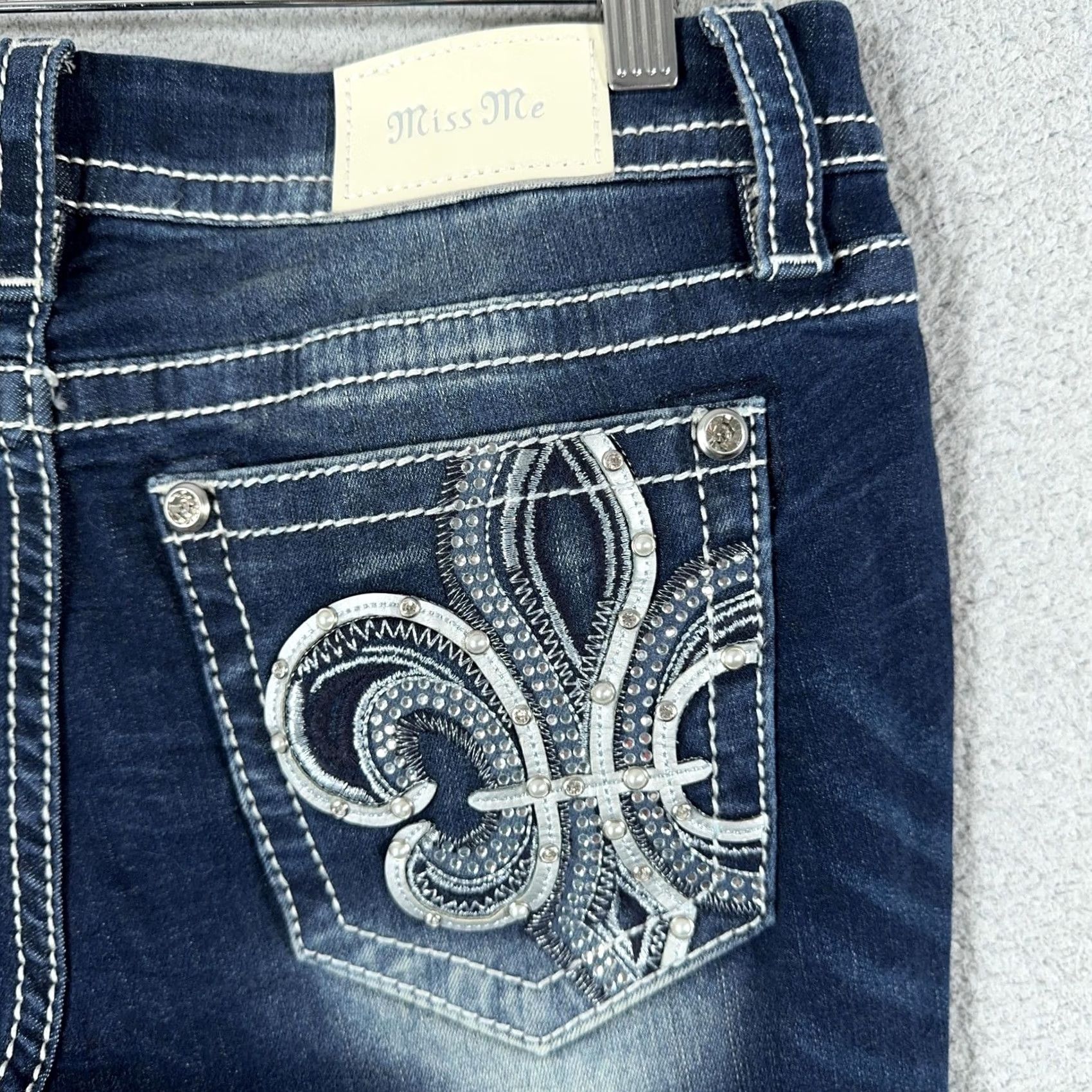 Miss Me Miss Me Jeans Womens Bootcut 5-Pocket Rhinestone Embroidered Studded Blue Curvy W29 L32 Denim Size 29" - 7 Thumbnail
