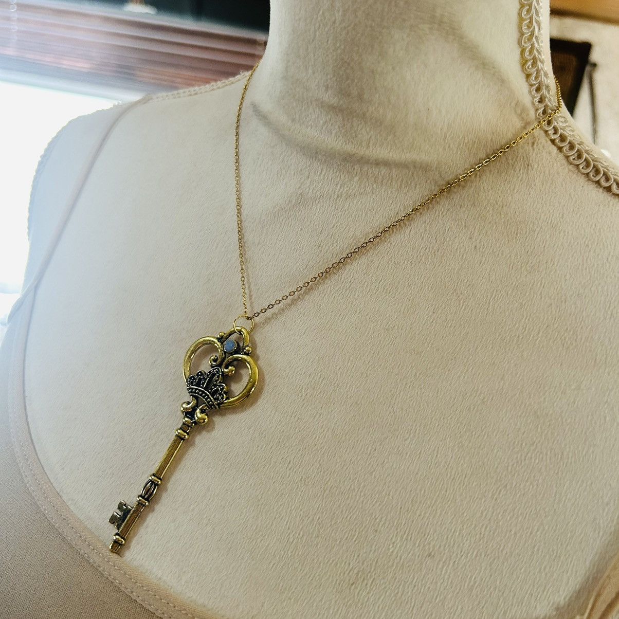 Vintage Vintage fancy crown faux opal gold skeleton key necklace Size ONE SIZE - 3 Thumbnail