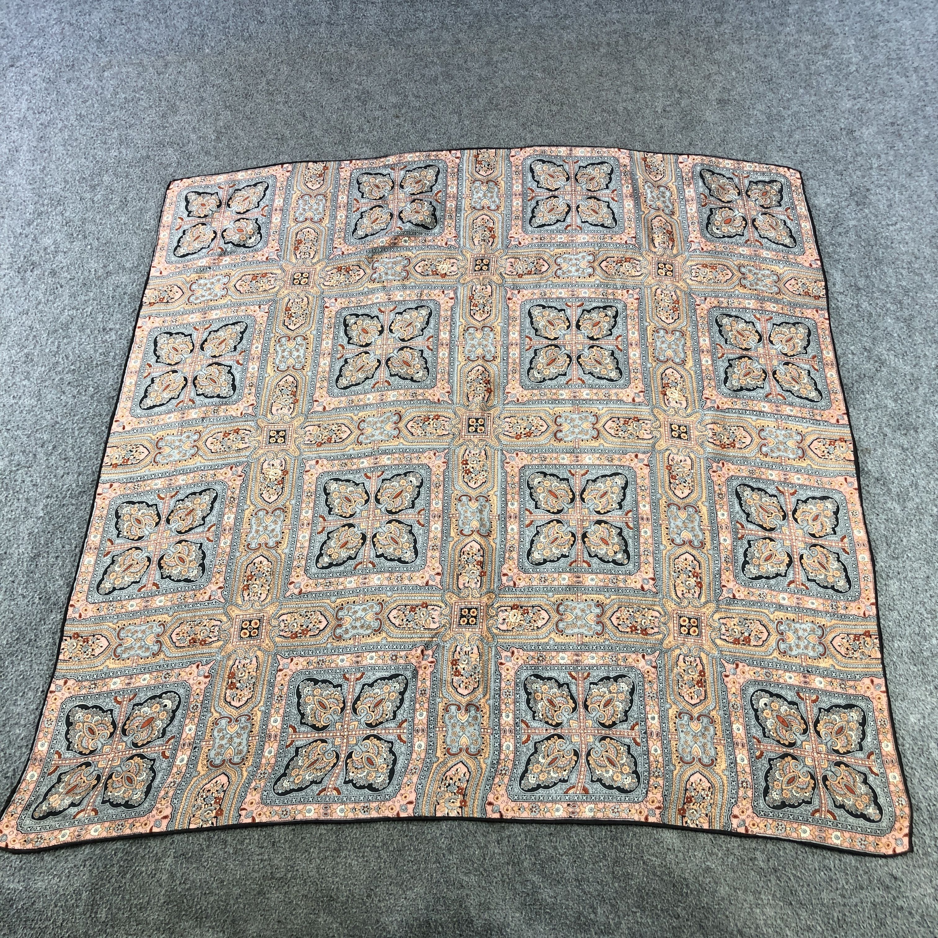 Vintage Vintage Luxury Paisley Hand Rolled Silk Scarf M1325 Size ONE SIZE - 2 Thumbnail