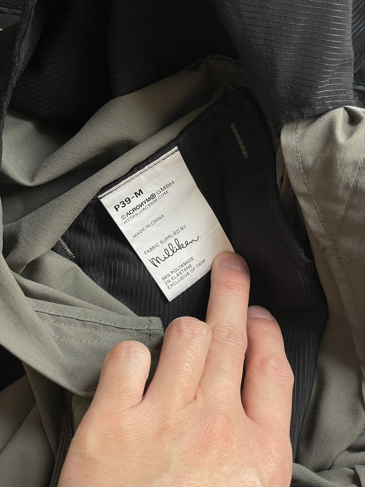 Acronym × Errolson Hugh Acronym P39-M grey XS Full pack Size US 28 / EU 44 - 3 Thumbnail
