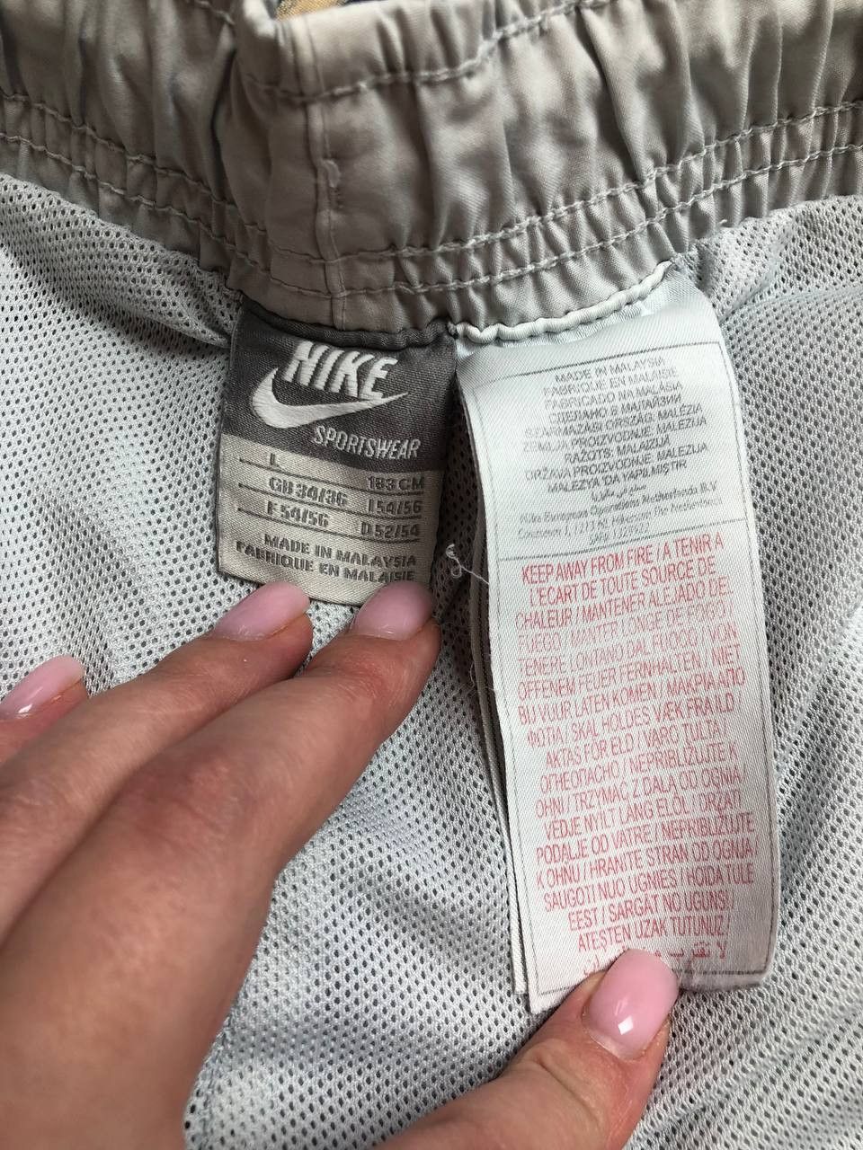 Nike NIKE shorts white streetwear logo Vintage Y2K size L Size US 34 / EU 50 - 2 Thumbnail