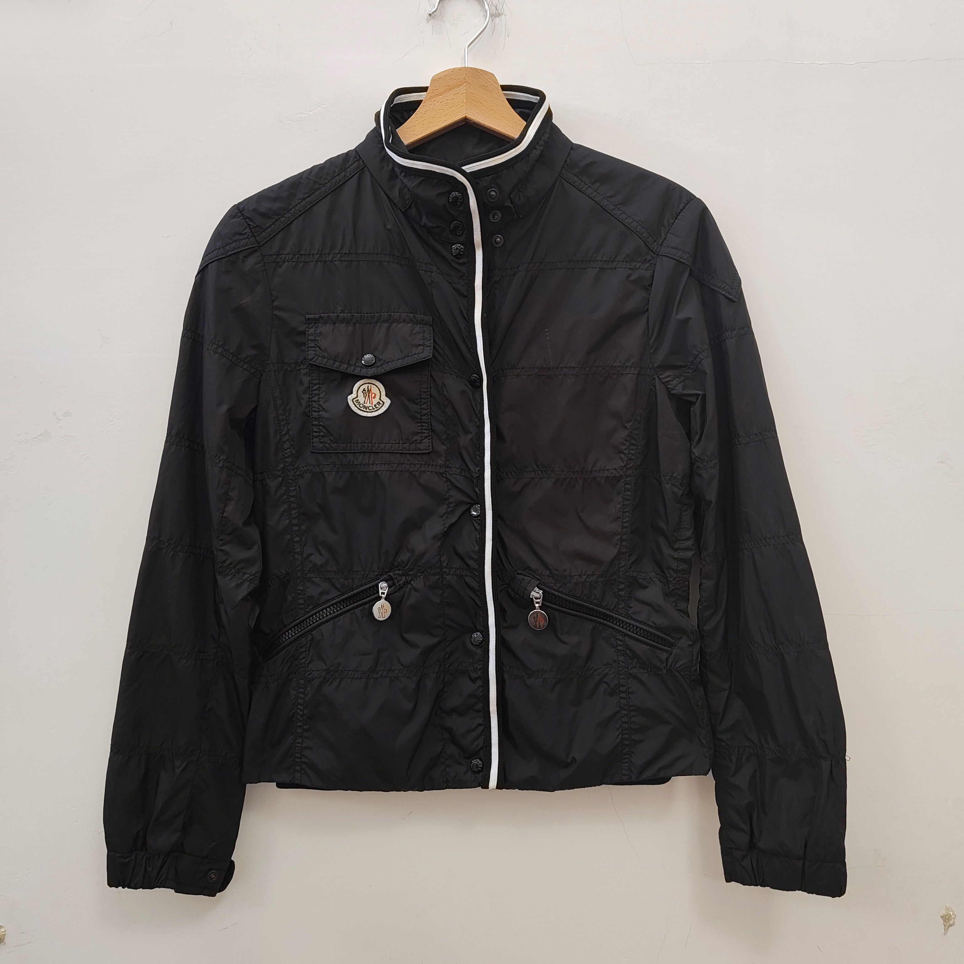 Moncler Moncler vintage women lightweight windbreaker jacket black M Size S / US 4 / IT 40 - 1 Thumbnail