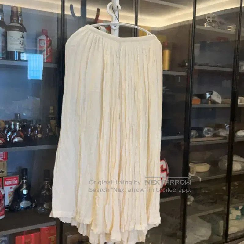 Valentino Valentino Cream Silk Casual Pants . Size 22" - 2 Thumbnail