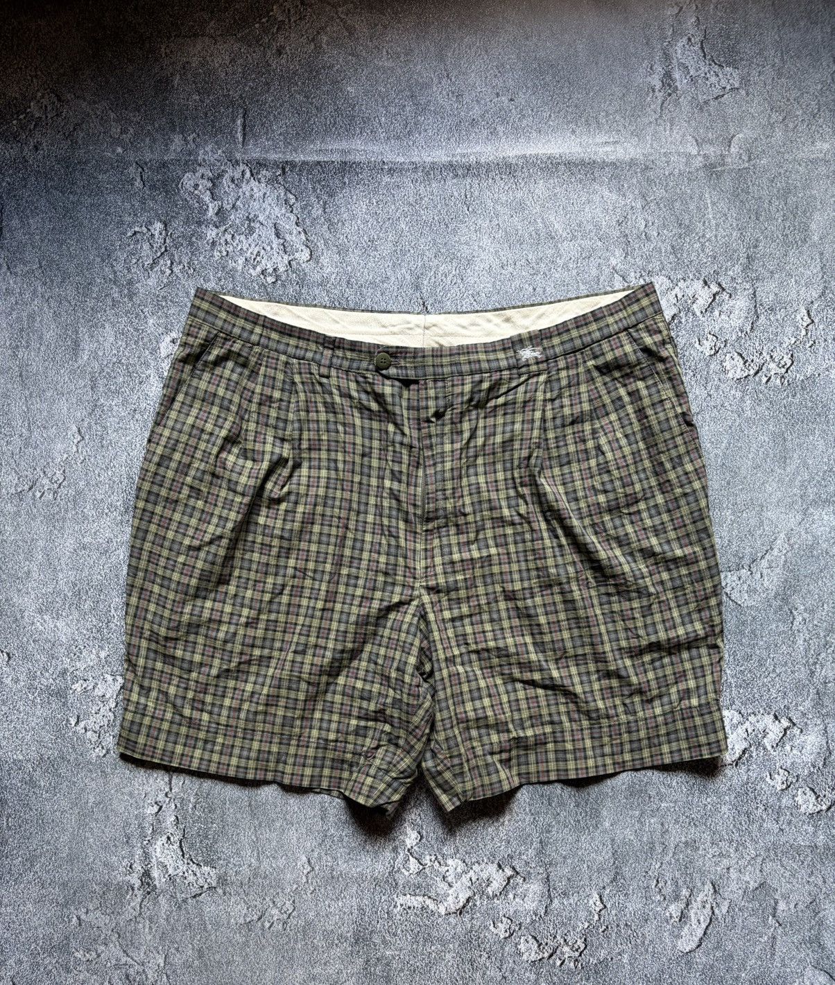 Burberry Vintage Burberry’s Checkered Shorts Size US 34 / EU 50 - 1 Thumbnail