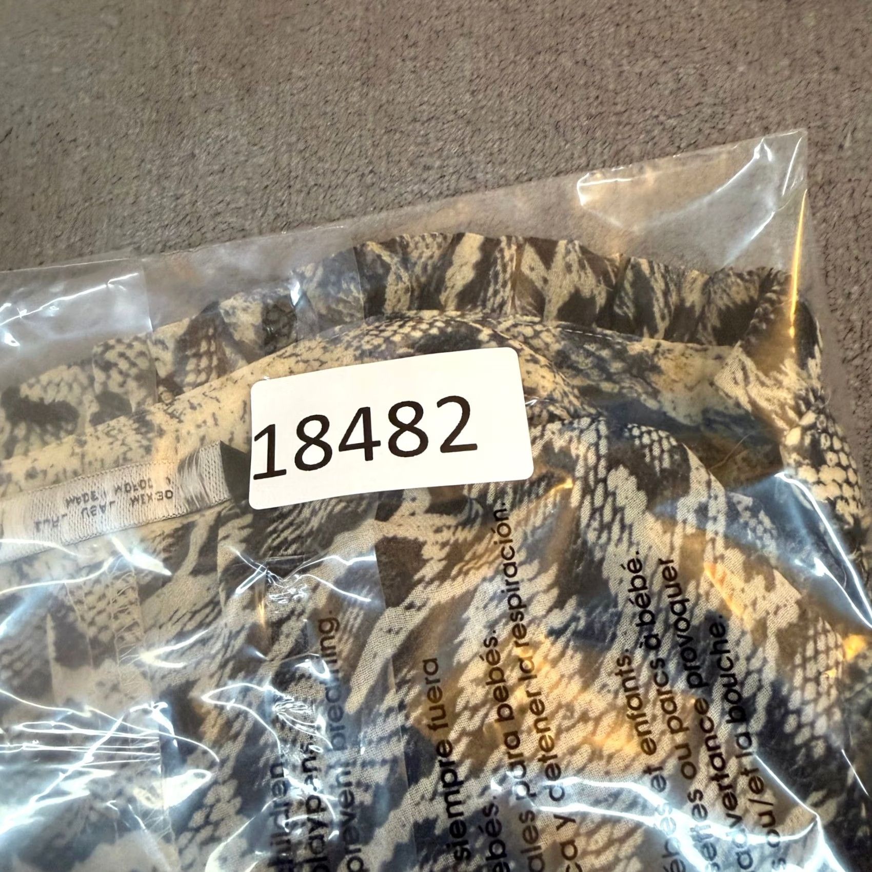 Zara Zara Blouse Womens Large Gray Multicolor Animal Print Ruffle Neck Long Sleeve Relaxed Fit Bohemian Casual Shirt Size L / US 10 / IT 46 - 8 Thumbnail