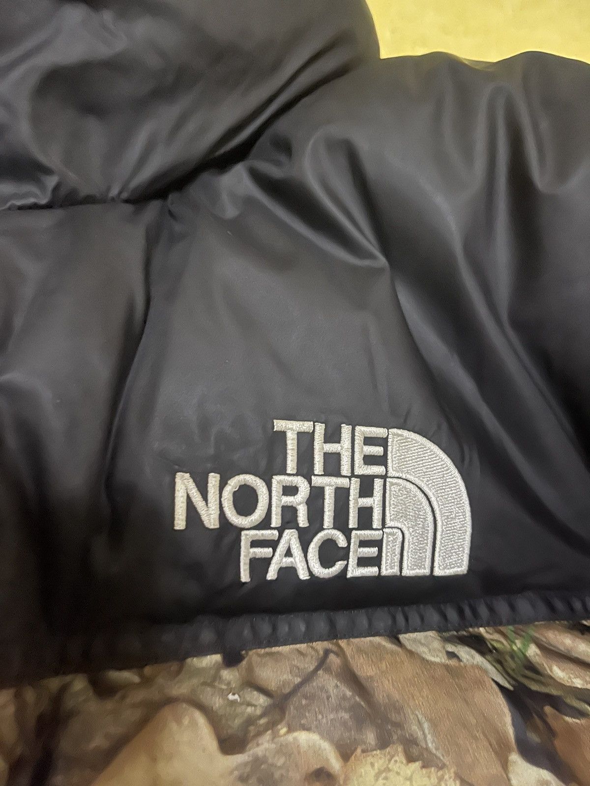 Supreme × The North Face Supreme tnf the north face leaves nuptse Jacket Size US L / EU 52-54 / 3 - 3 Thumbnail