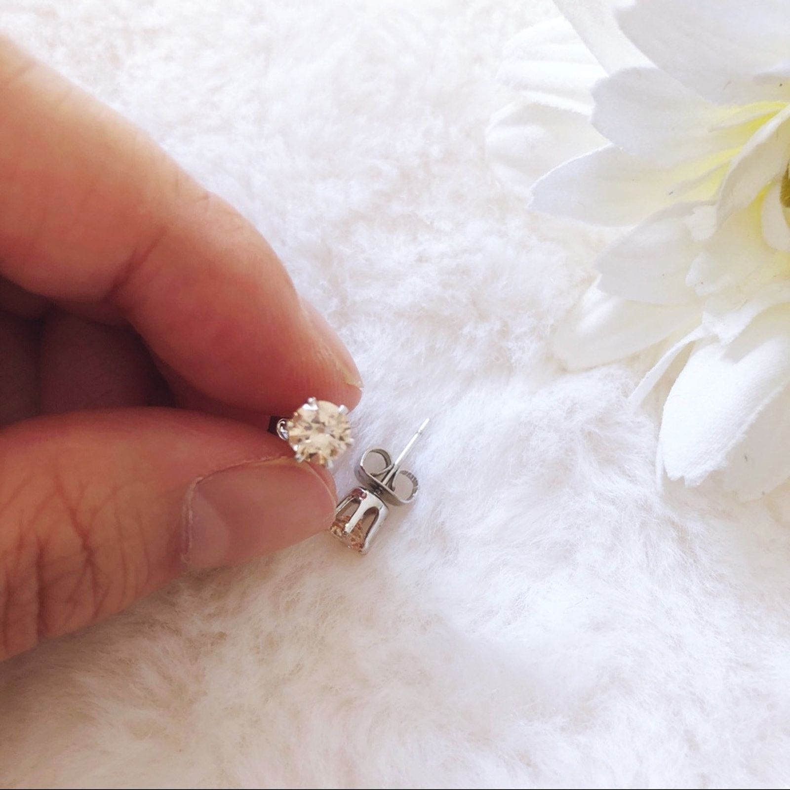 Other Silver Gold Crystal Stud Earrings Size ONE SIZE - 5 Thumbnail