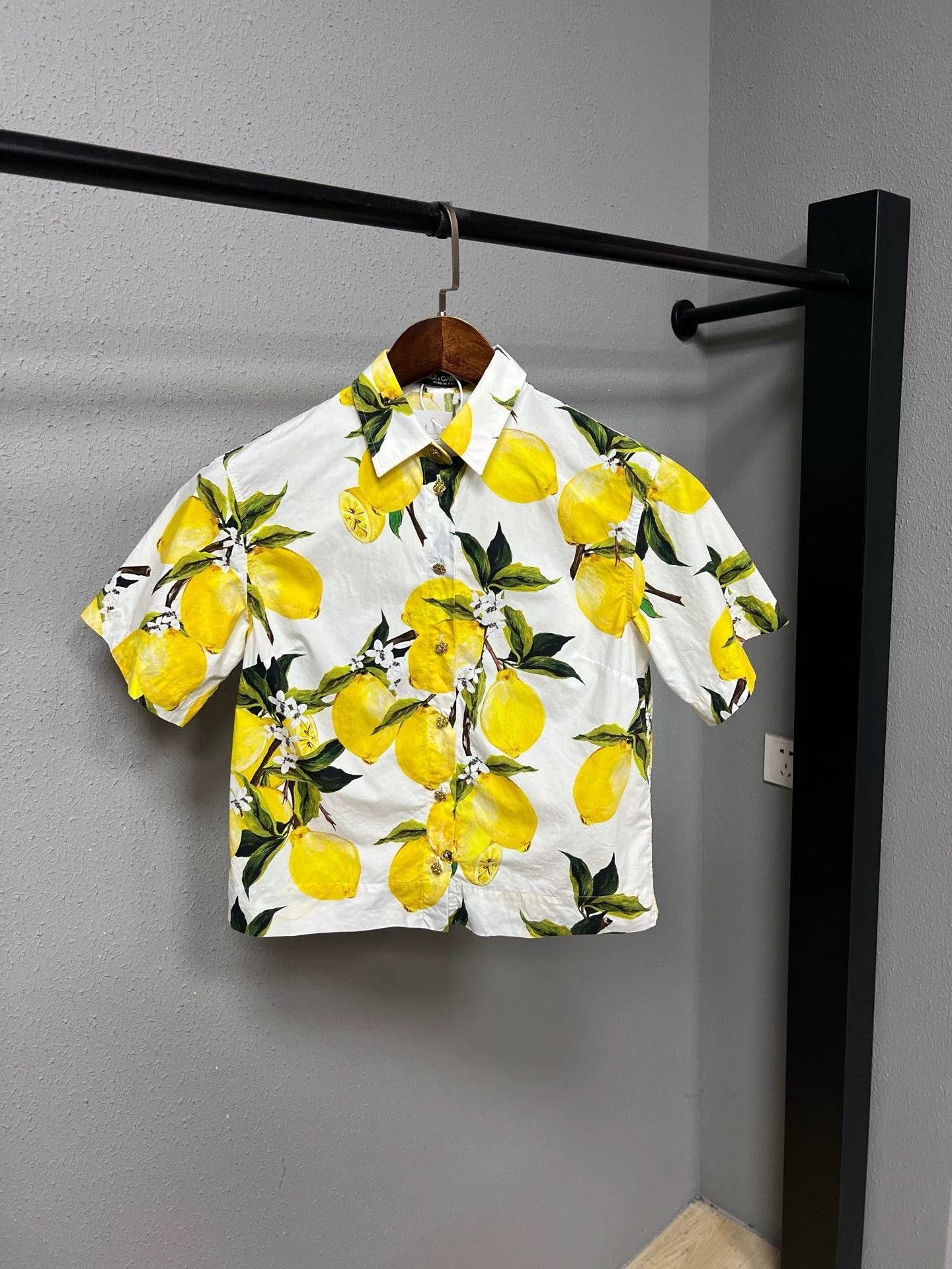 Dolce & Gabbana D&G Diamond Button Lemon Short-Sleeve Shirt Size S / US 4 / IT 40 - 1 Thumbnail