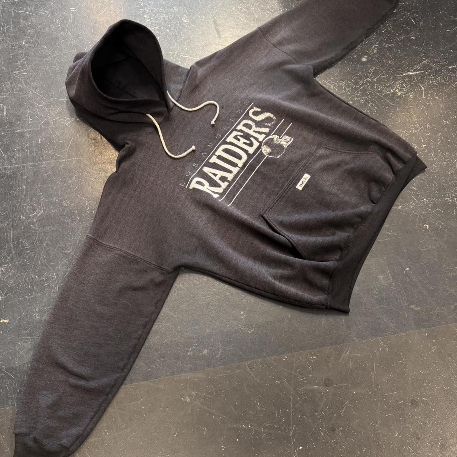NFL × Vintage Vintage 90s Perfectly Faded Los Angeles Raiders Size US L / EU 52-54 / 3 - 4 Thumbnail