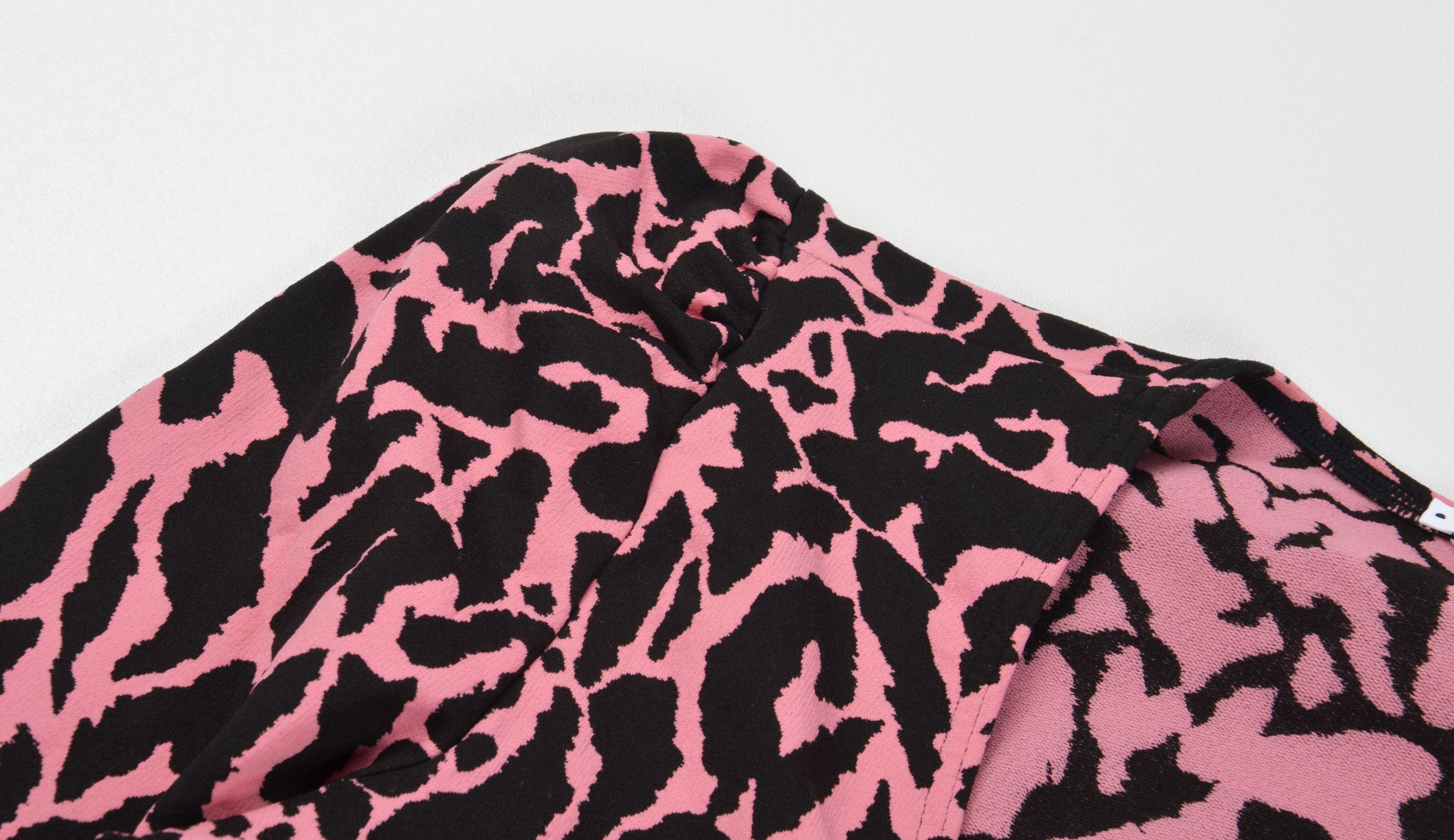 Wolford Wolford Pink Leopard Coquette Long Sleeve V-Neck Top Size S / US 4 / IT 40 - 7 Thumbnail