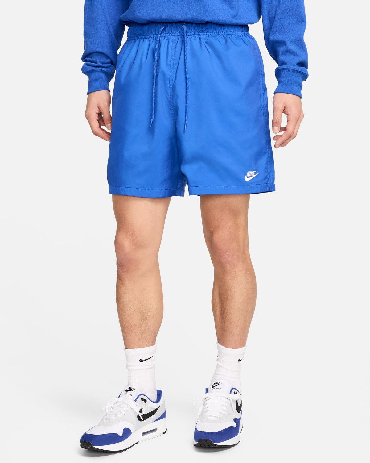 Nike Nike Club Men's Woven Flow Shorts in Game Royal blue. Size US 30 / EU 46 - 1 Thumbnail