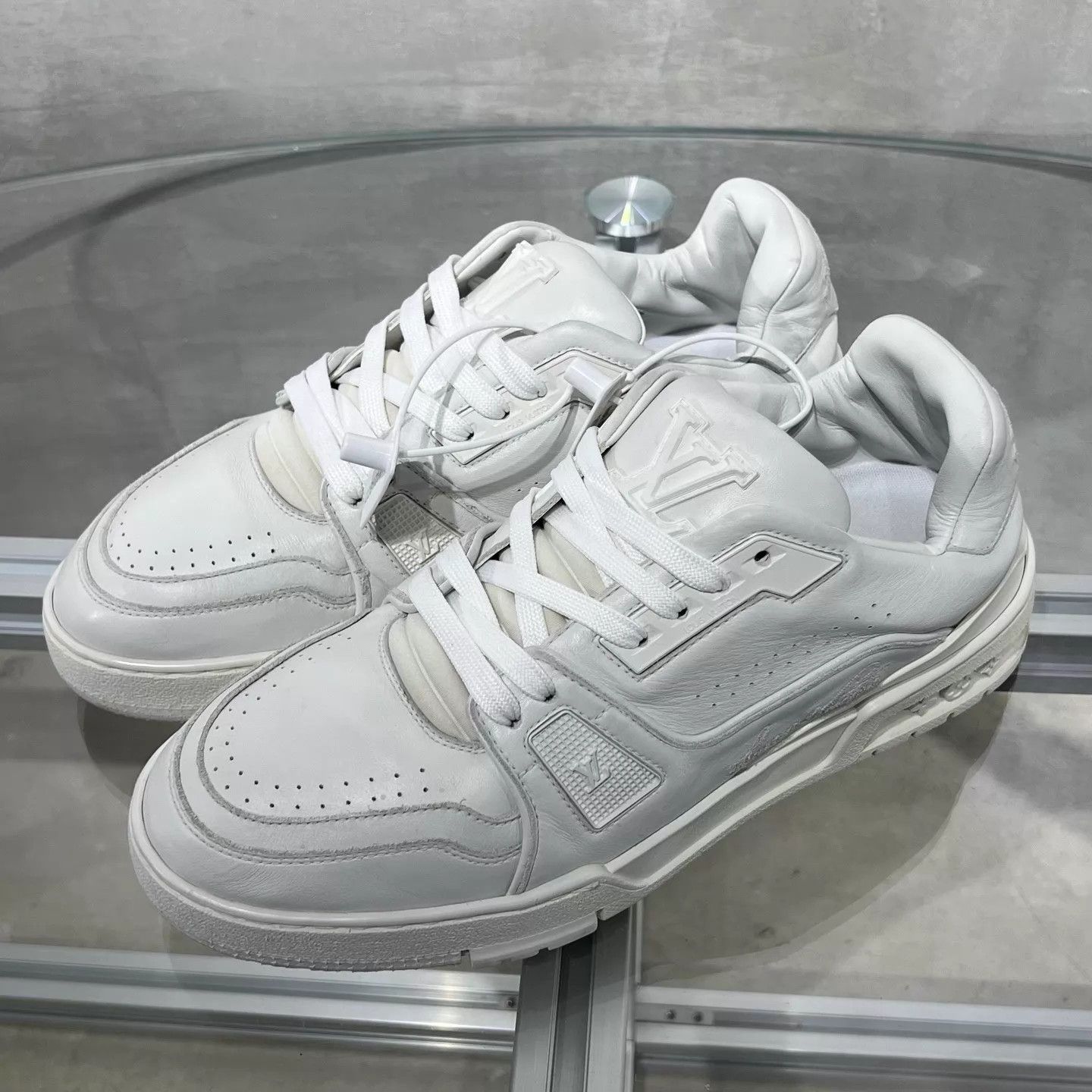 Louis Vuitton Louis Vuitton Trainer White Distressed UK6 40 Size US 7 / EU 40 - 2 Thumbnail