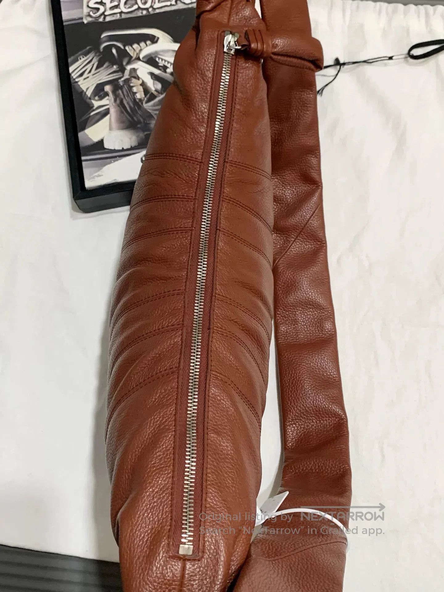 Lemaire Lemaire Medium Red Cowhide Croissant Bag. Size ONE SIZE - 5 Thumbnail