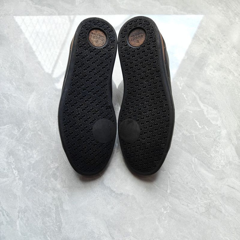 Gucci Gucci Stylish Bee Print Sneakers for Men - Size US 9.5 / EU 42-43 - 2 Thumbnail