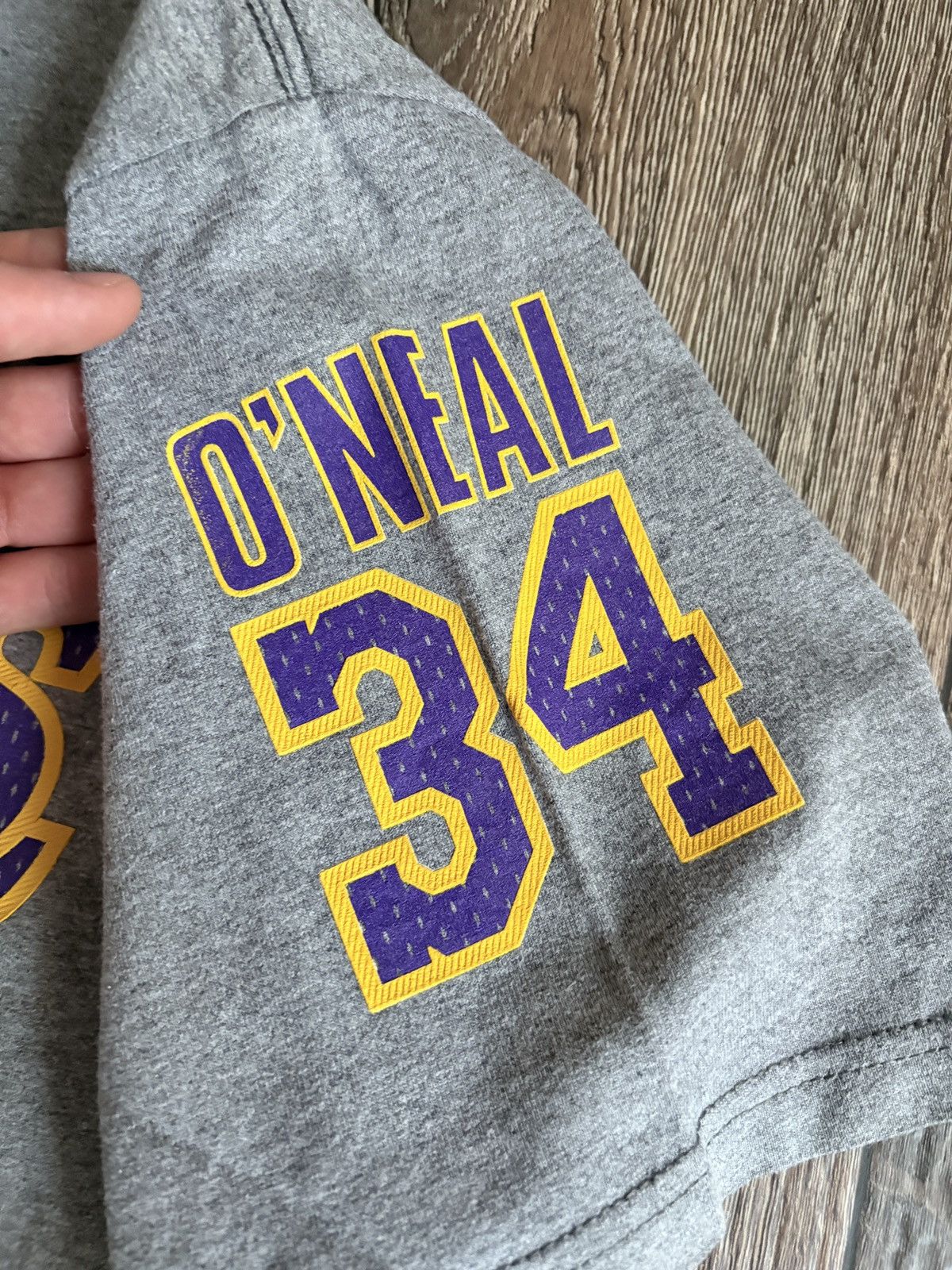Nike Vintage 2000s Nike Team Los Angeles Lakers #34 O'neal TShirt Size US S / EU 44-46 / 1 - 10 Thumbnail