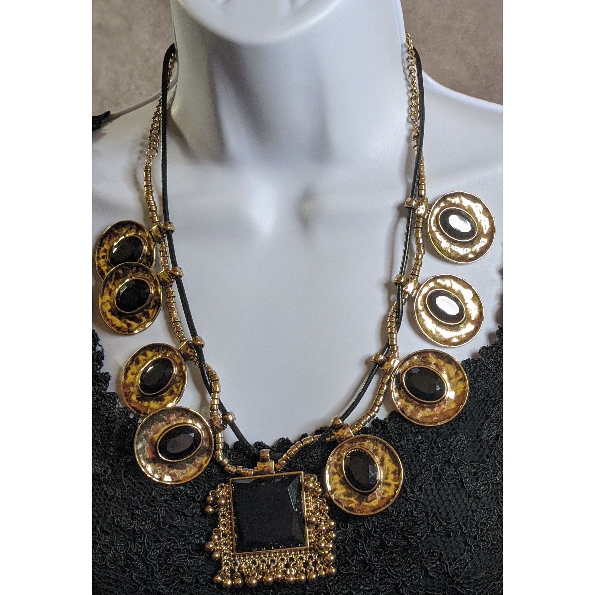 Other Chunky Brutalist Geometric Statement Necklace With Metallic Size ONE SIZE - 3 Thumbnail