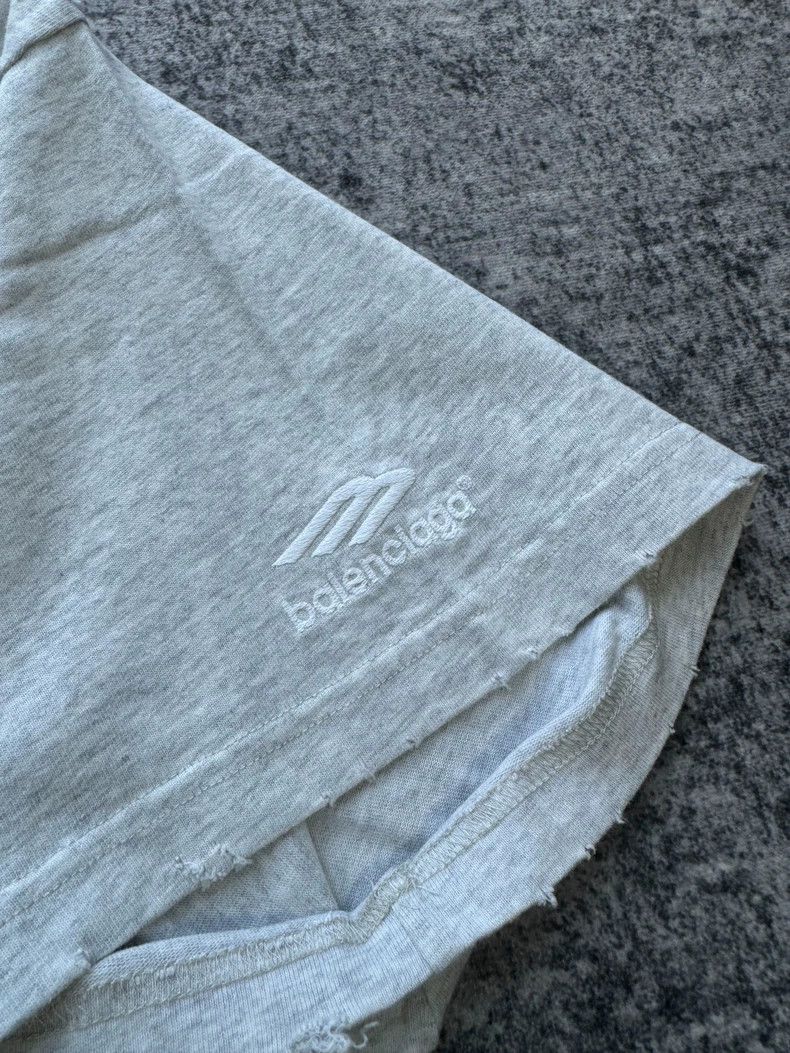 Balenciaga Balenciaga size 1 Grey Great Destruction Calendar Short Sle Size US XS / EU 42 / 0 - 4 Thumbnail