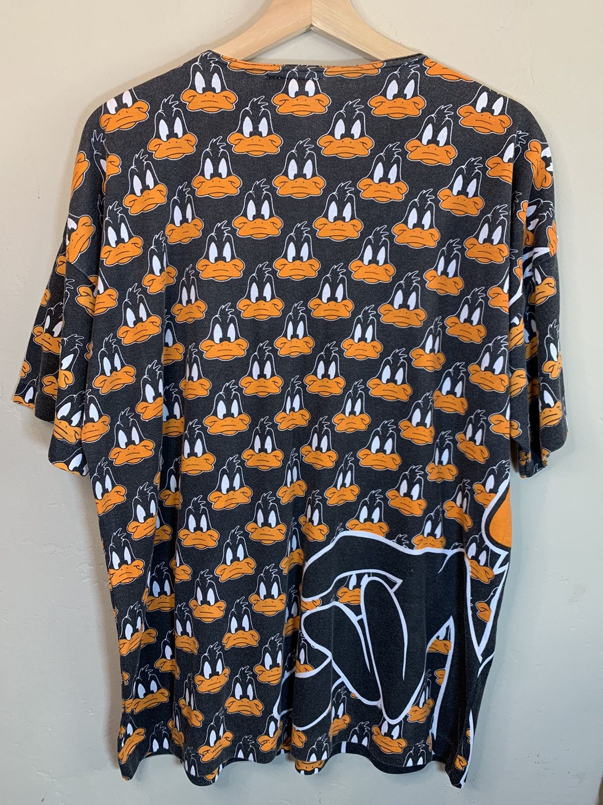 Vintage × Warner Bros RARE* Vintage 1992 Daffy Duck AOP Single Stitch Looney Shirt Size US M / EU 48-50 / 2 - 2 Thumbnail