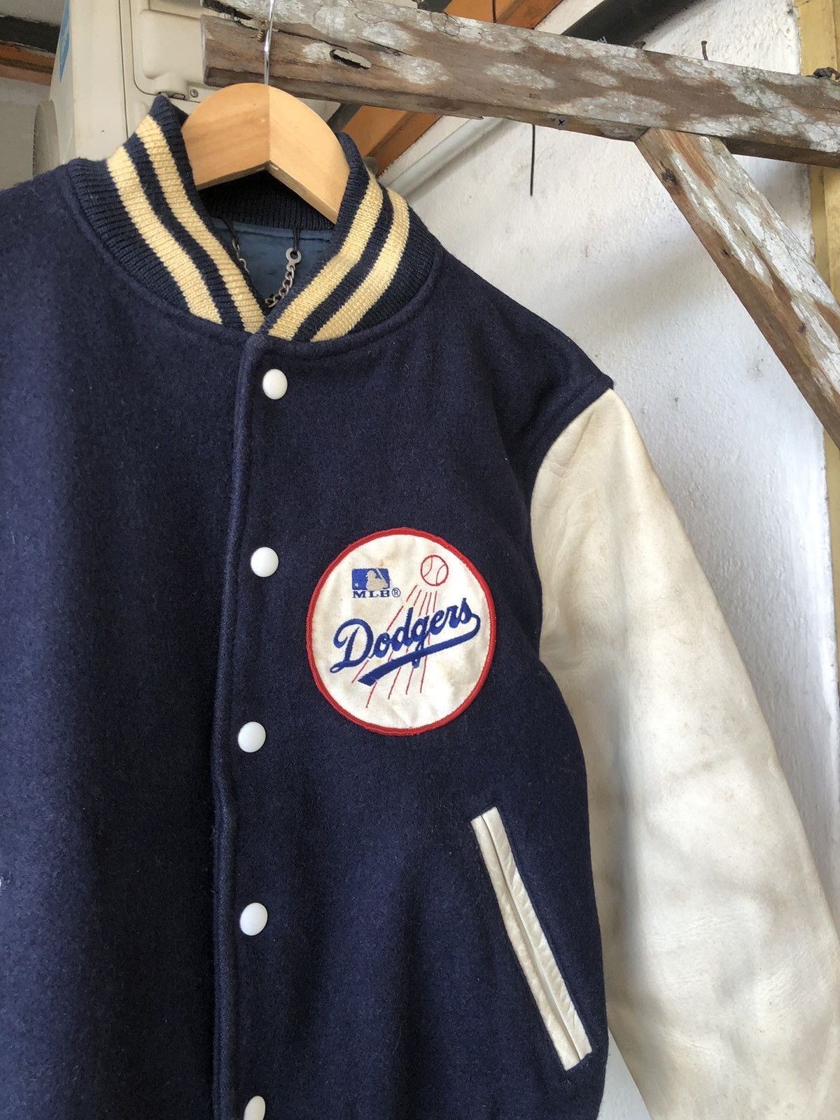 MLB Vintage 90s MLB Dodgers Varsity Arm Leather Tag Stadium Size US M / EU 48-50 / 2 - 2 Thumbnail