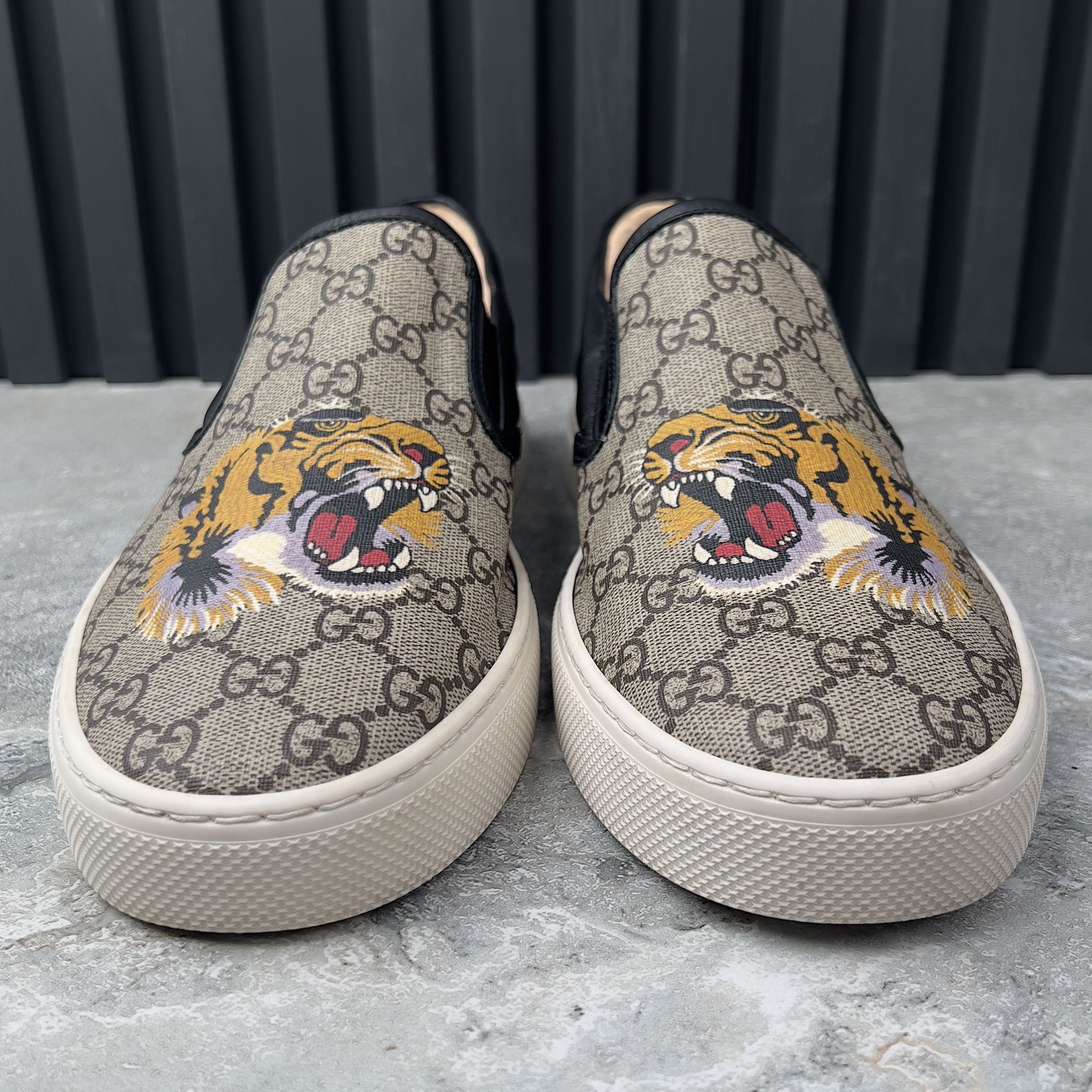 Gucci Gucci Dublin Tiger GG Supreme Slip-On Leather Size US 12 / EU 45 - 8 Thumbnail