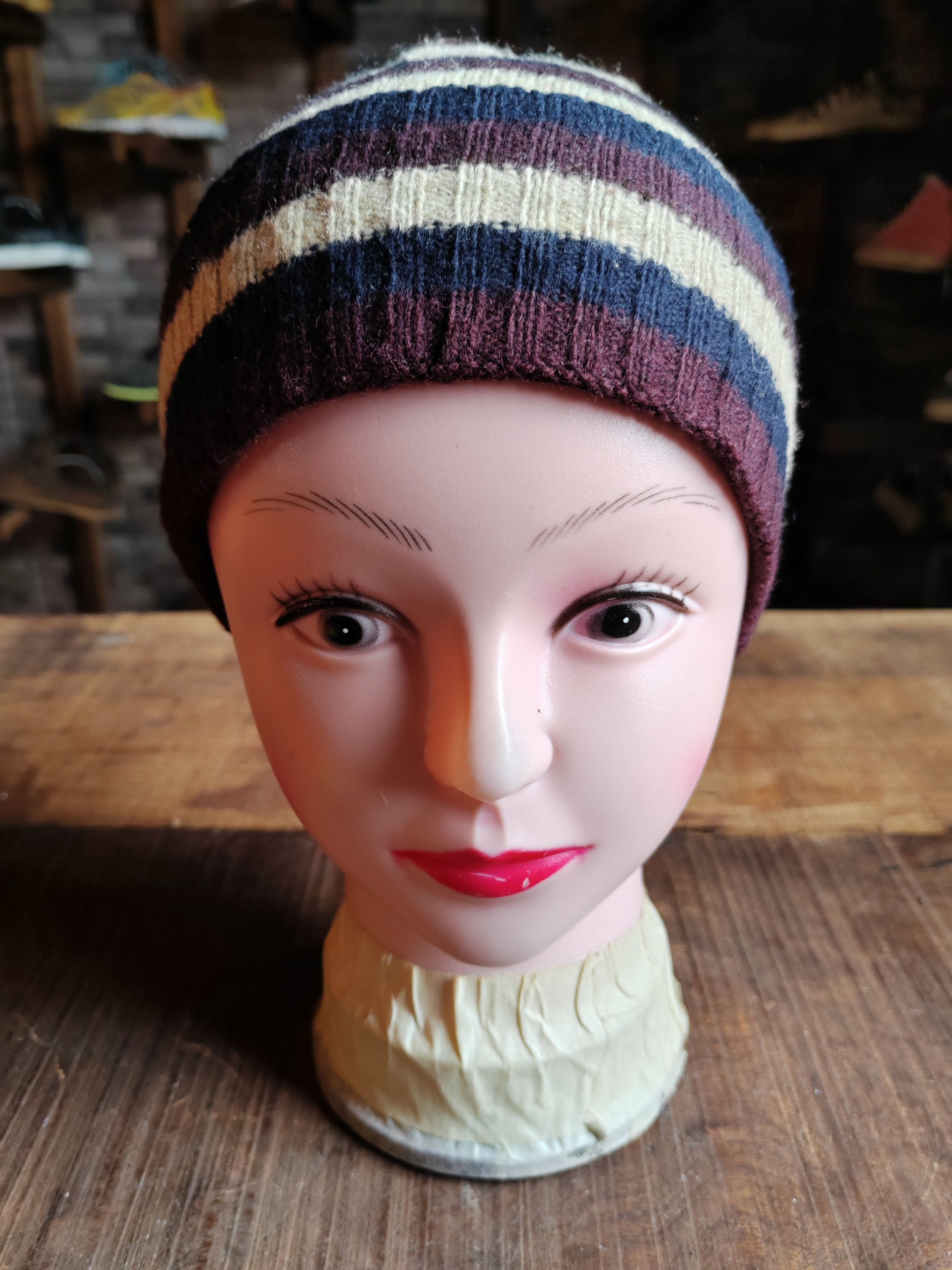 Japanese Brand Vintage Japanese Stripe Beanie Snowcap Size ONE SIZE - 1 Thumbnail