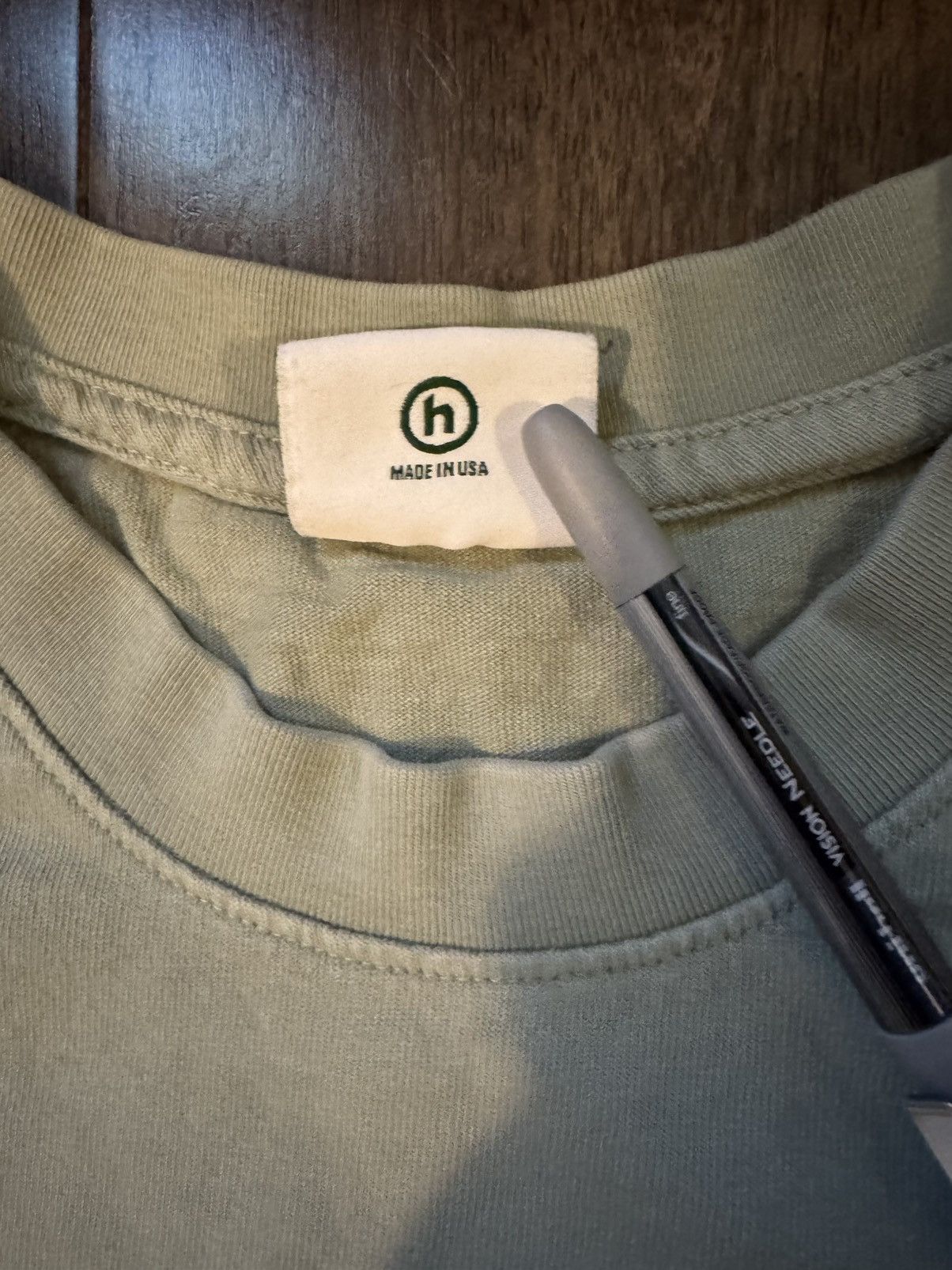 HIDDEN HIDDEN Nature Hands Tee faded army Size M Size US M / EU 48-50 / 2 - 5 Thumbnail
