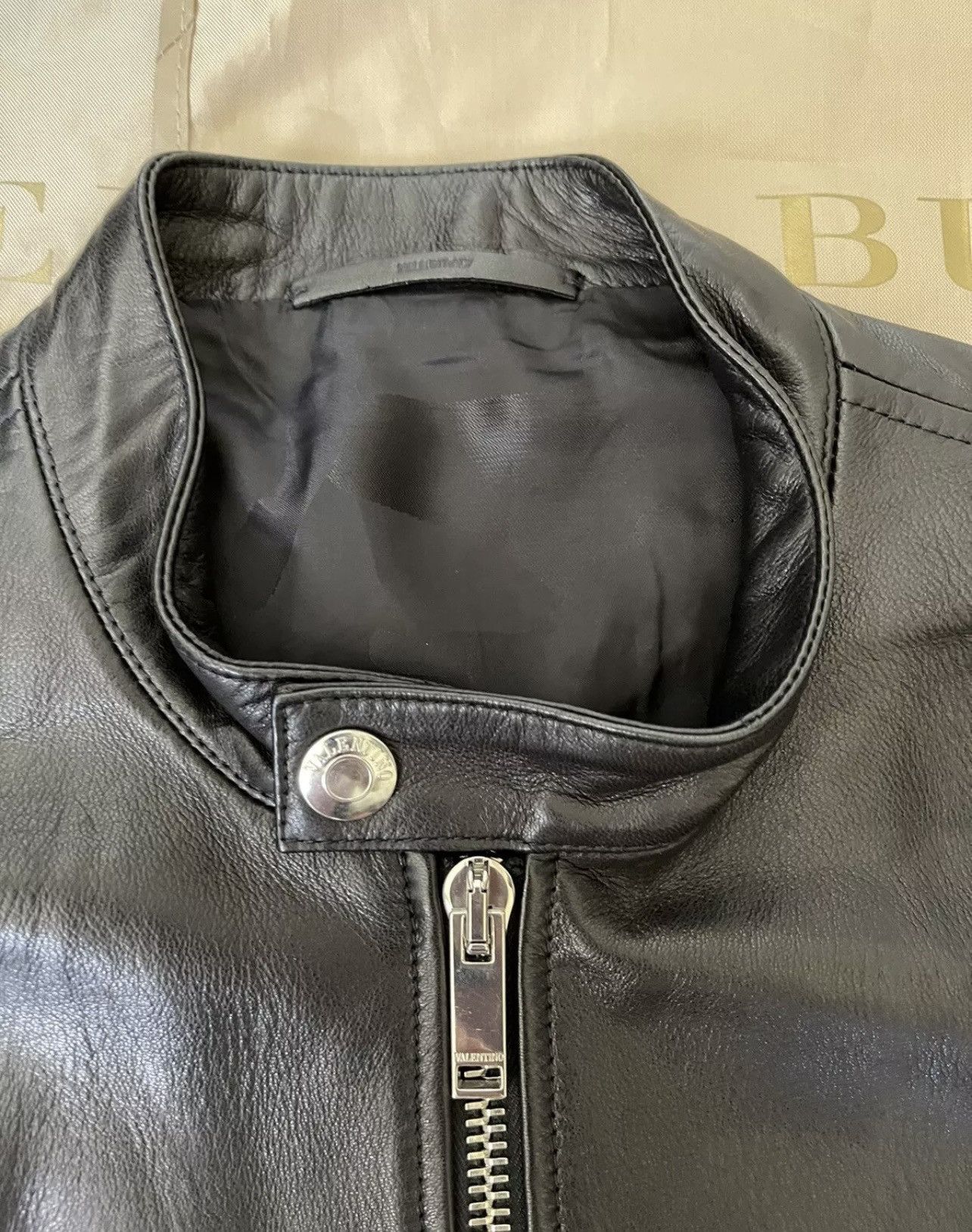 Valentino Valentino Men's Black Eagle Leather Size 54 Like L $6500 Size US L / EU 52-54 / 3 - 3 Thumbnail