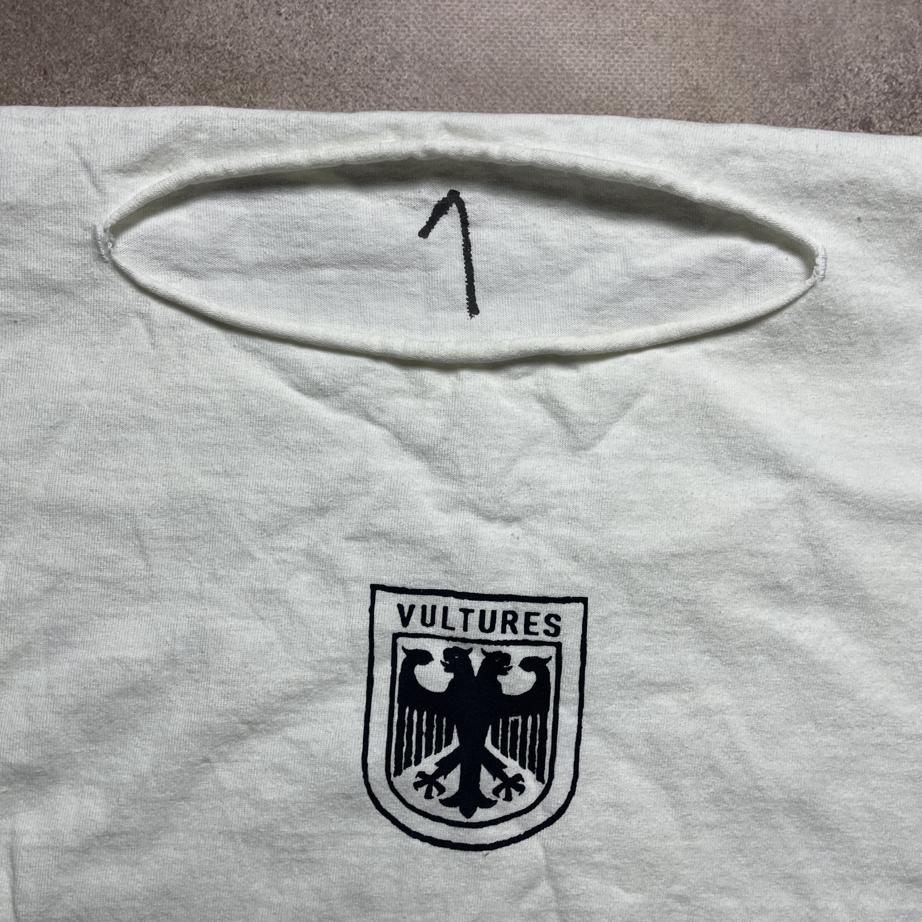Yeezy Yeezy x Gosha Rubchinskiy Short Sleeve Vultures T-Shirt M Size US M / EU 48-50 / 2 - 3 Thumbnail