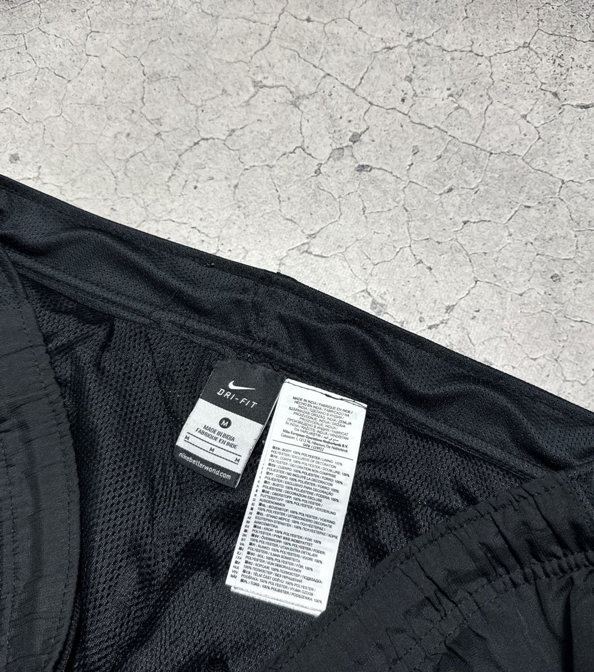 Nike Nike Nylon Vintage Track Pants Baggy Drill Swoosh Y2K Size US 32 / EU 48 - 7 Thumbnail