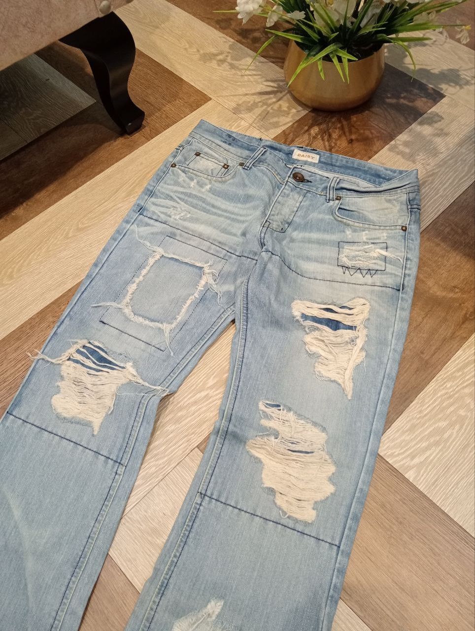 Japanese Brand DAISY LIGHT BLUE DISTRESSED FLARED DENIM PANTS Size US 31 - 4 Thumbnail