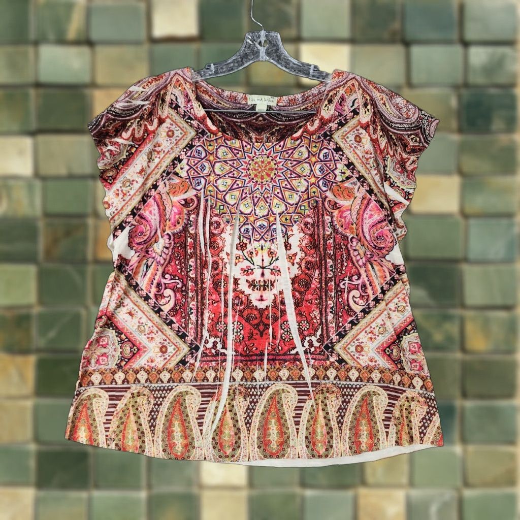 Olive LIVE AND LET LIVE Blouse Short Sleeve Geometric Multicolor XL Womens Colorful Geometric Pattern XL Women’s Blouse Size XL / US 12-14 / IT 48-50 - 1 Thumbnail