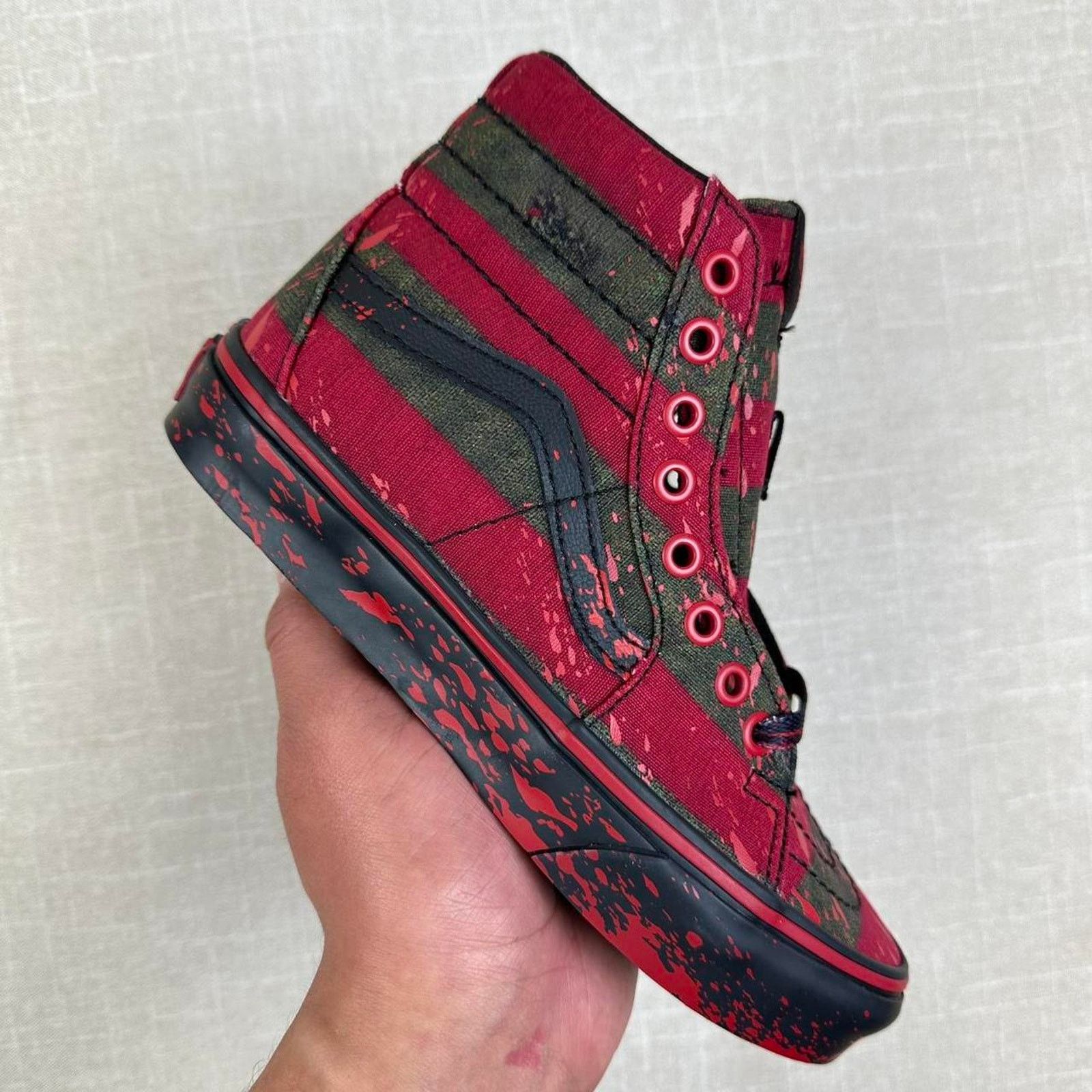 Vans 2021 Vans x Nightmare on Elm Street Sk8-Hi "Freddy Krueger" Size US 5 / IT 35 - 1 Thumbnail